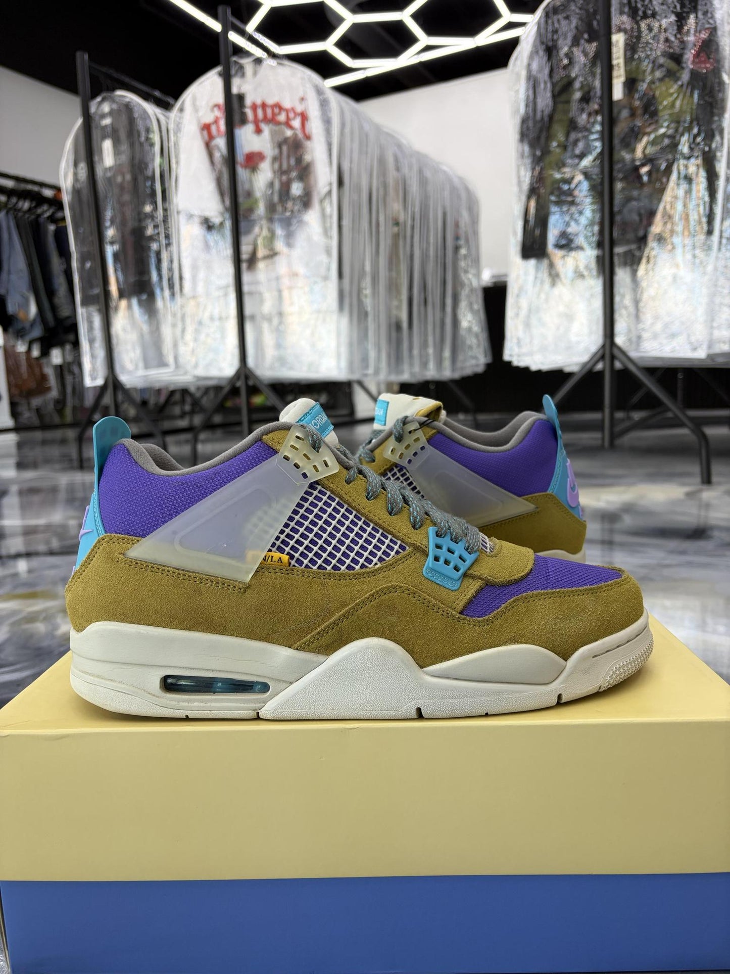 Jordan 4 Union "Desert Moss" Used Size 12