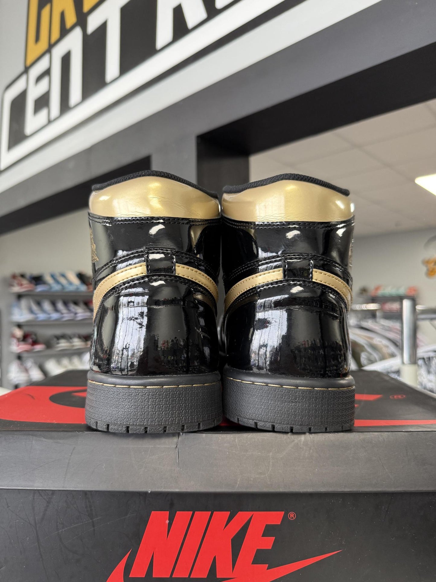 Jordan 1 "Black Gold Metallic" Used Size 12