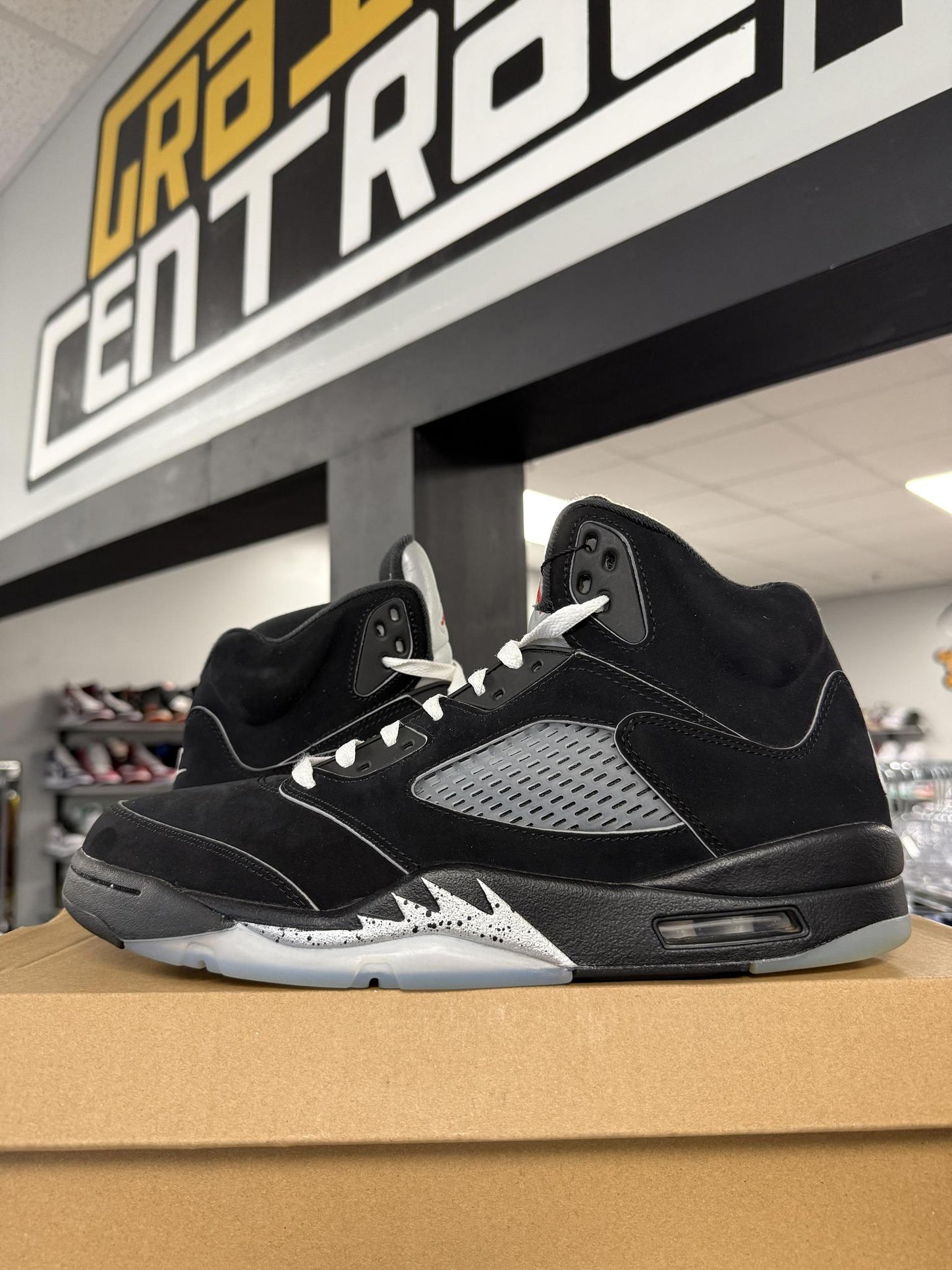 Jordan 5 "Metallic Reimagined" Used Size 11.5