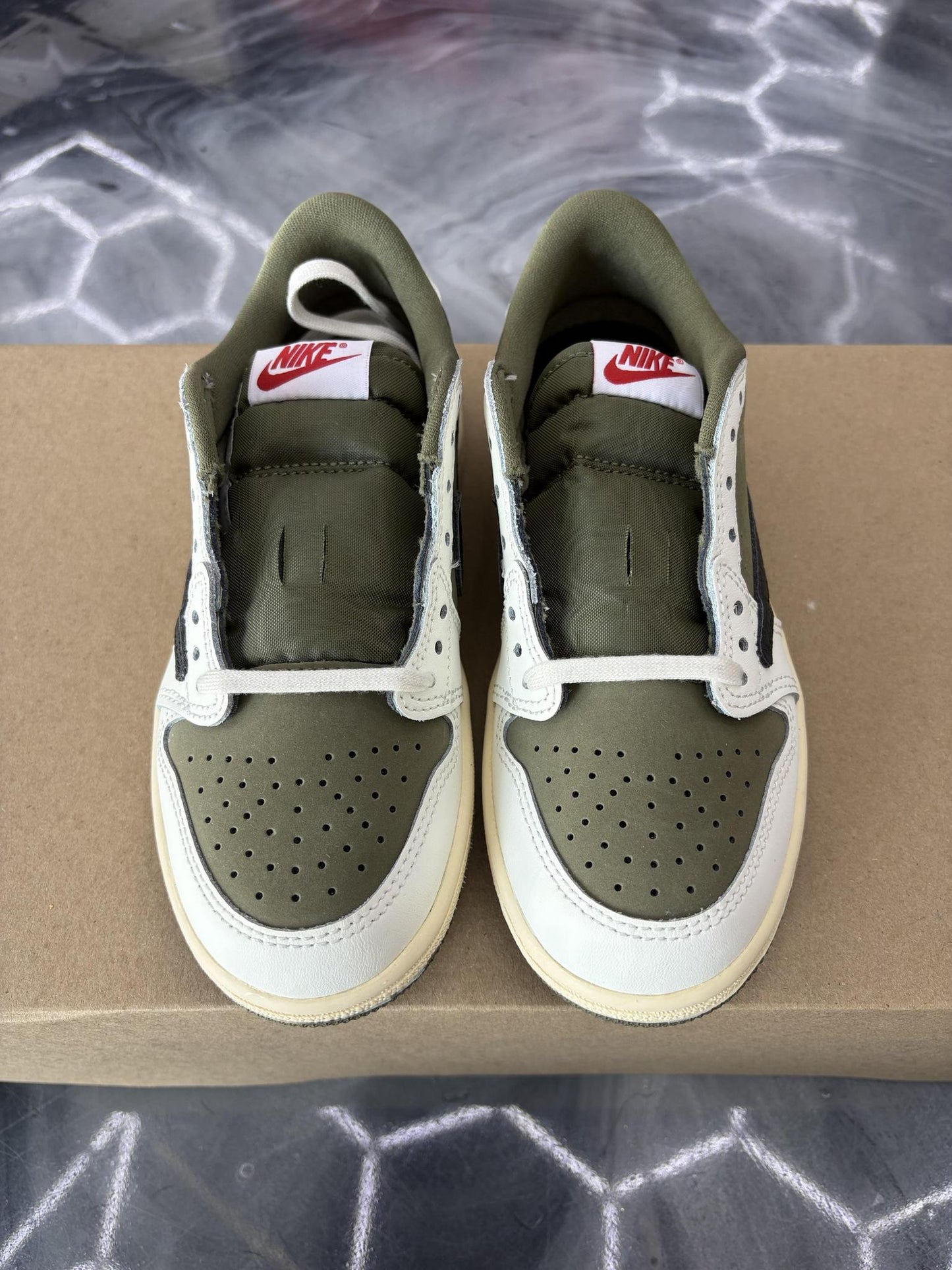 Jordan 1 Low x Travis Scott "Medium Olive" Size 1Y