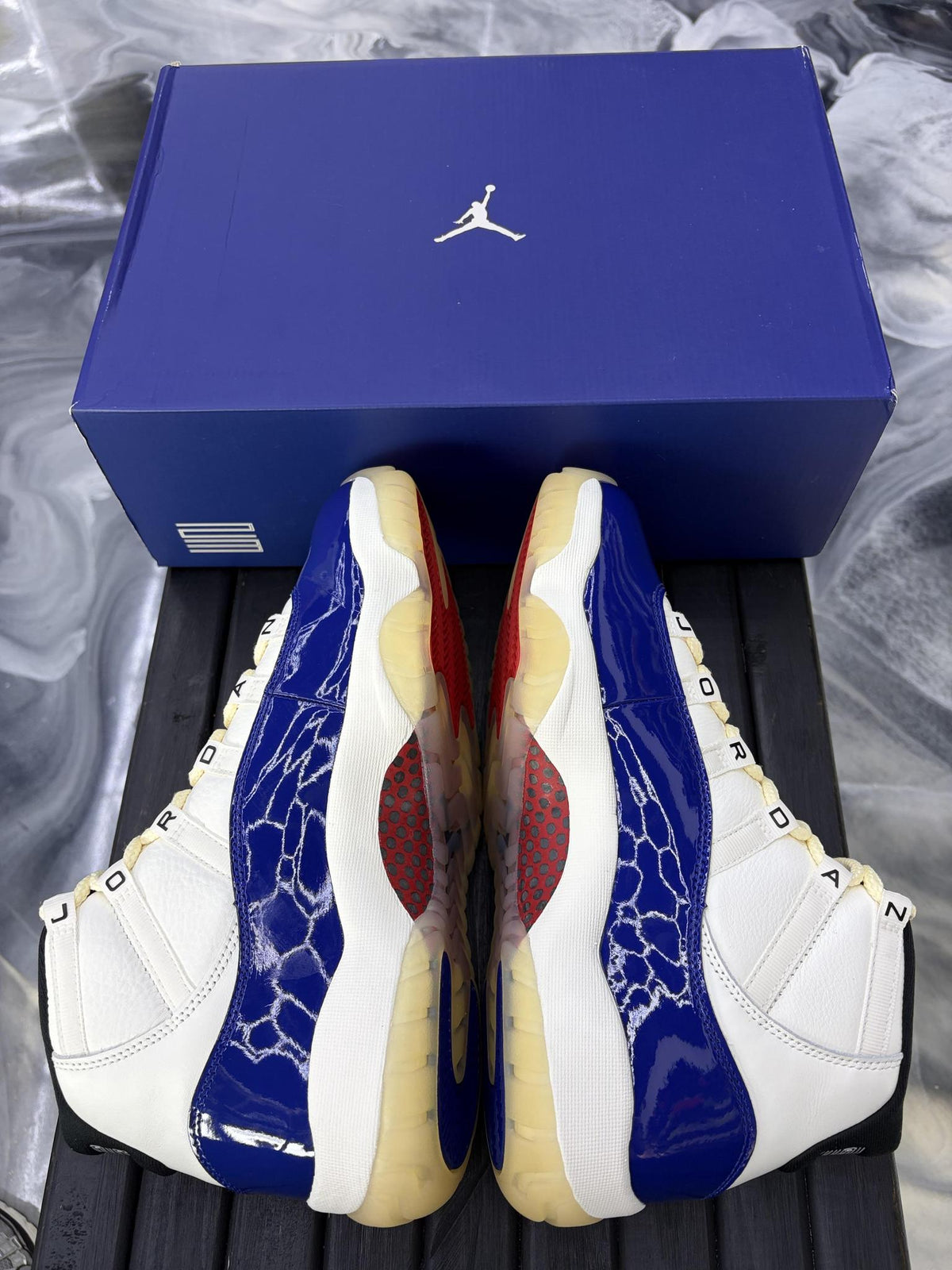 Jordan 11 "Rare Air" Used Size 9