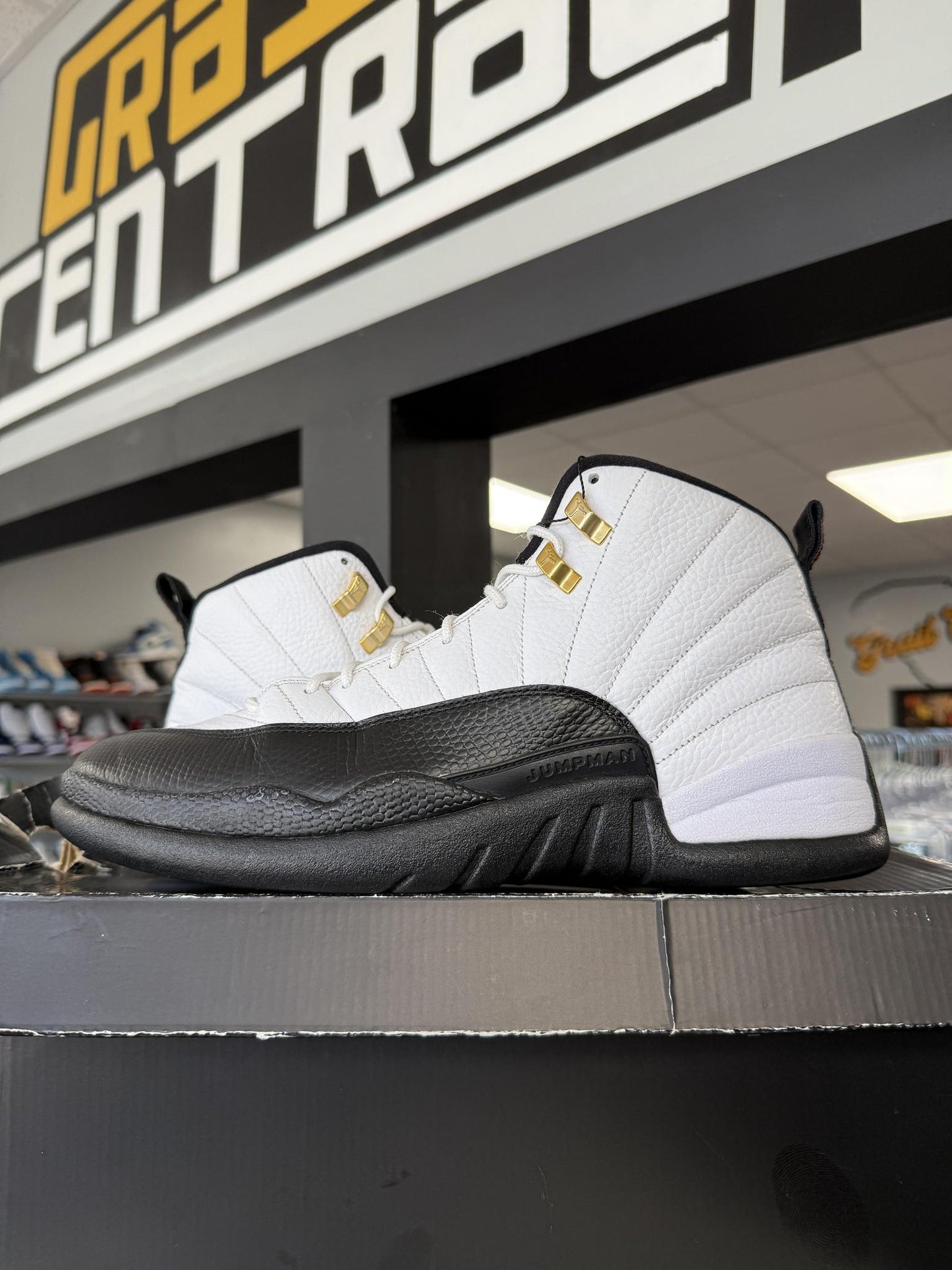 Jordan 12 "Taxi" (2013) Used Size 11