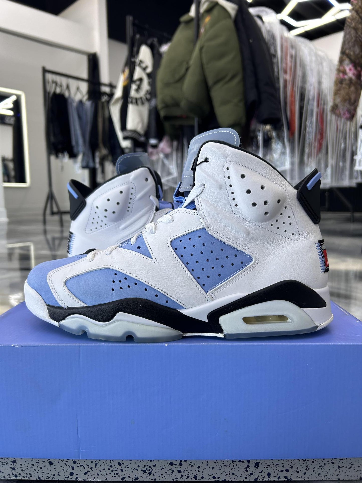 Jordan 6 "UNC" Used Size 9