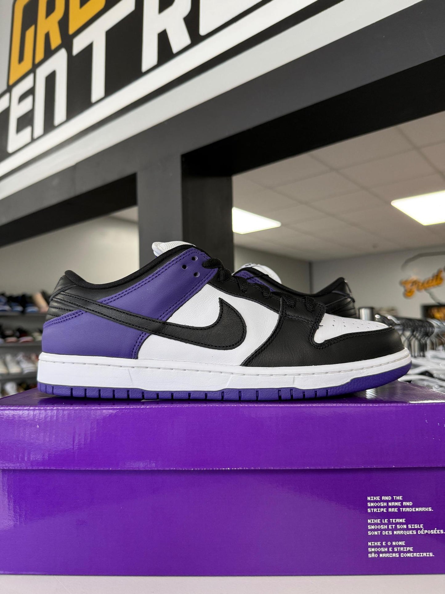 Nike SB Dunk Low "Court Purple" Used Size 11