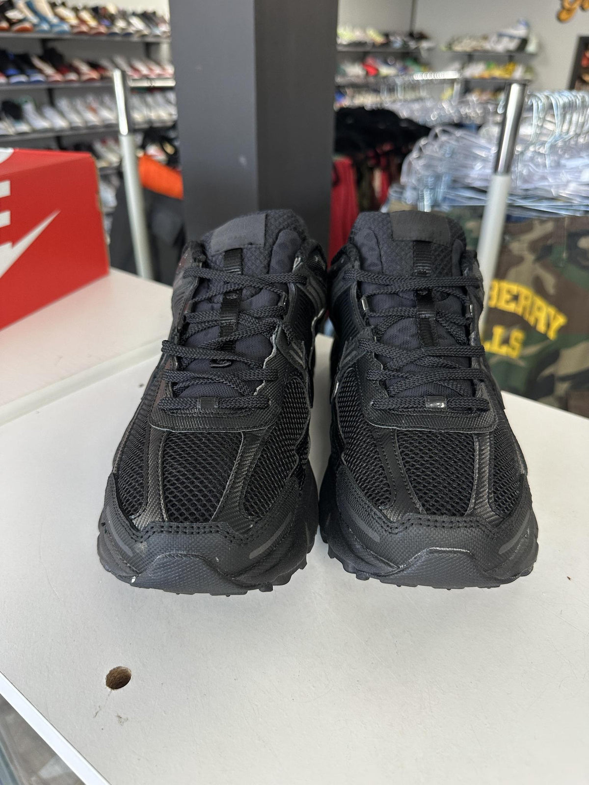 Nike Vomero 5 "Black" Used Size 11.5