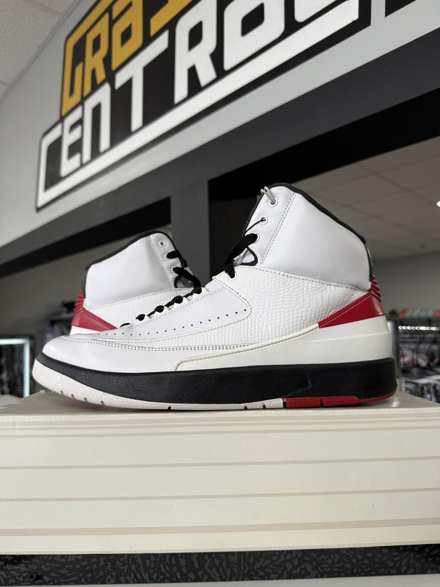 Jordan 2 "Chicago" Used Size 11.5