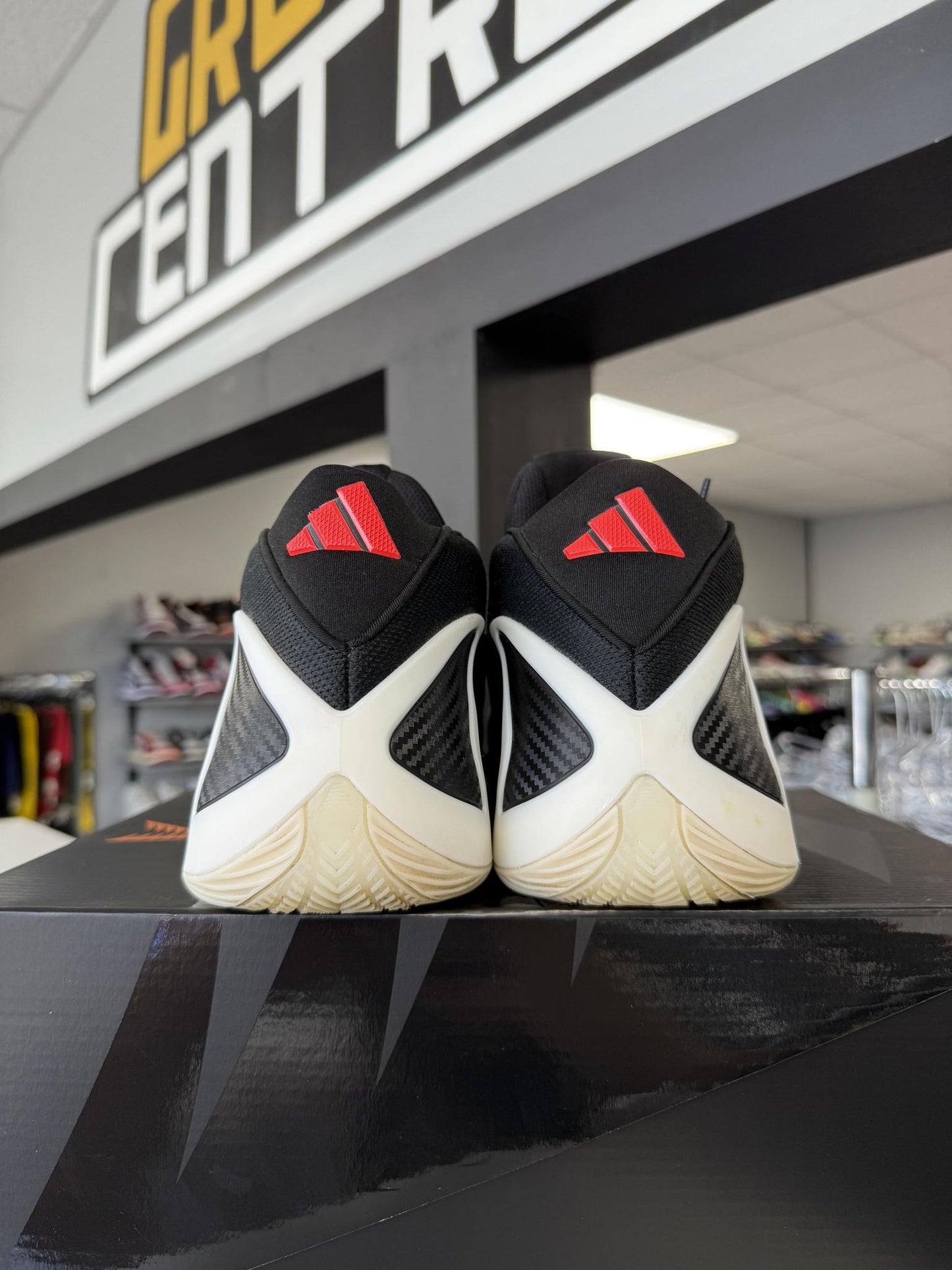 Adidas AE2 "Black White" Used Size 11