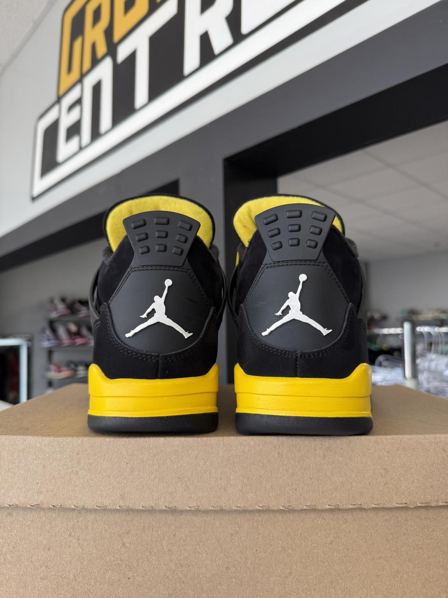 Jordan 4 "Thunder" Used Size 10
