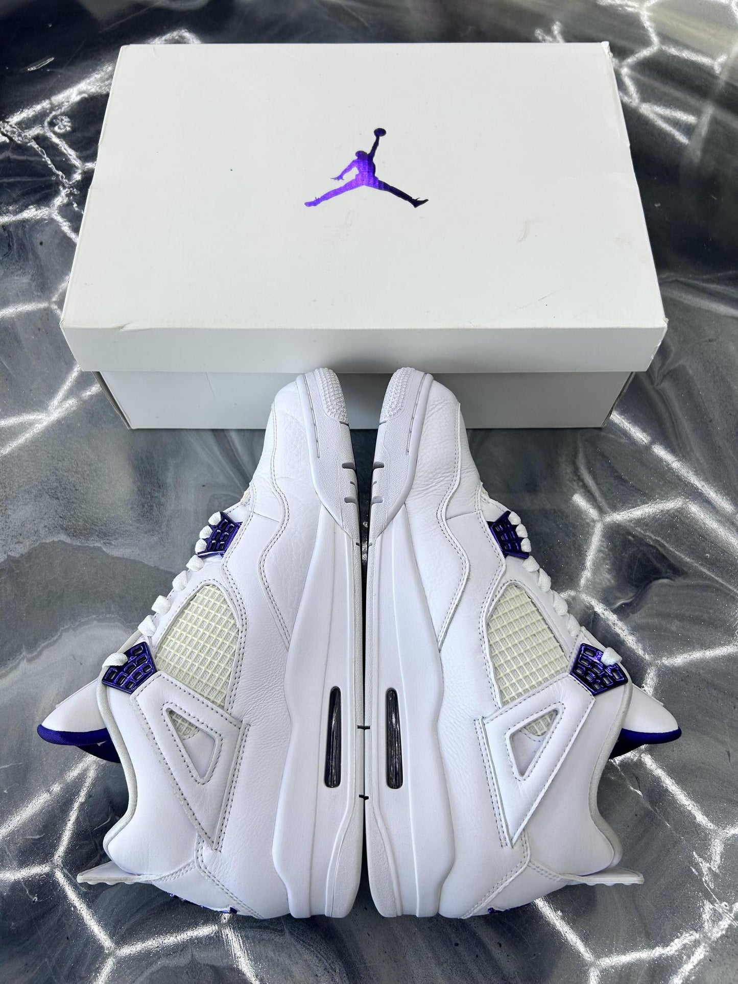 Jordan 4 "Metallic Purple" Used Size 11