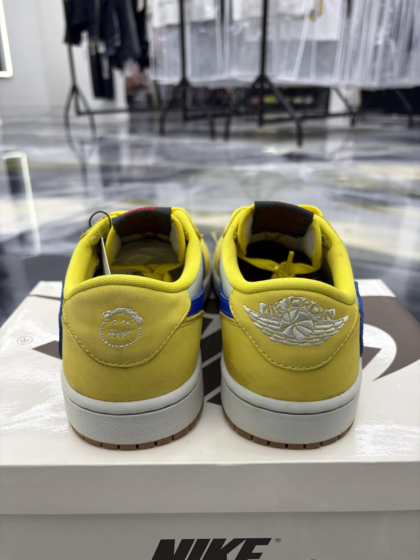 Jordan 1 Low Travis Scott "Canary" Used Size 6Y/7.5W