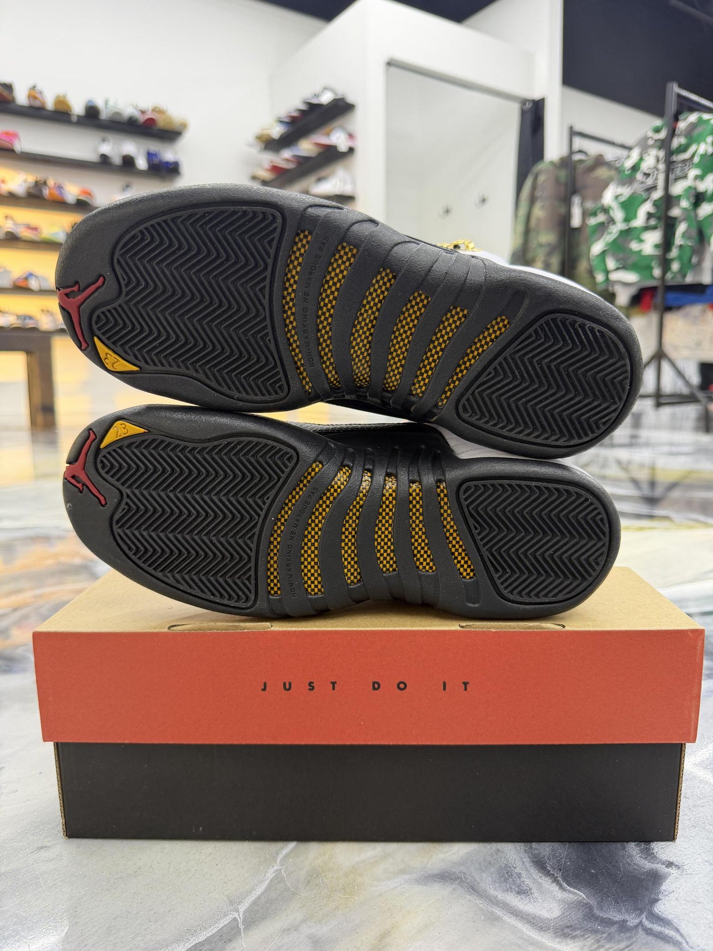 Jordan 12 Taxi Used Size 7Y/8.5W