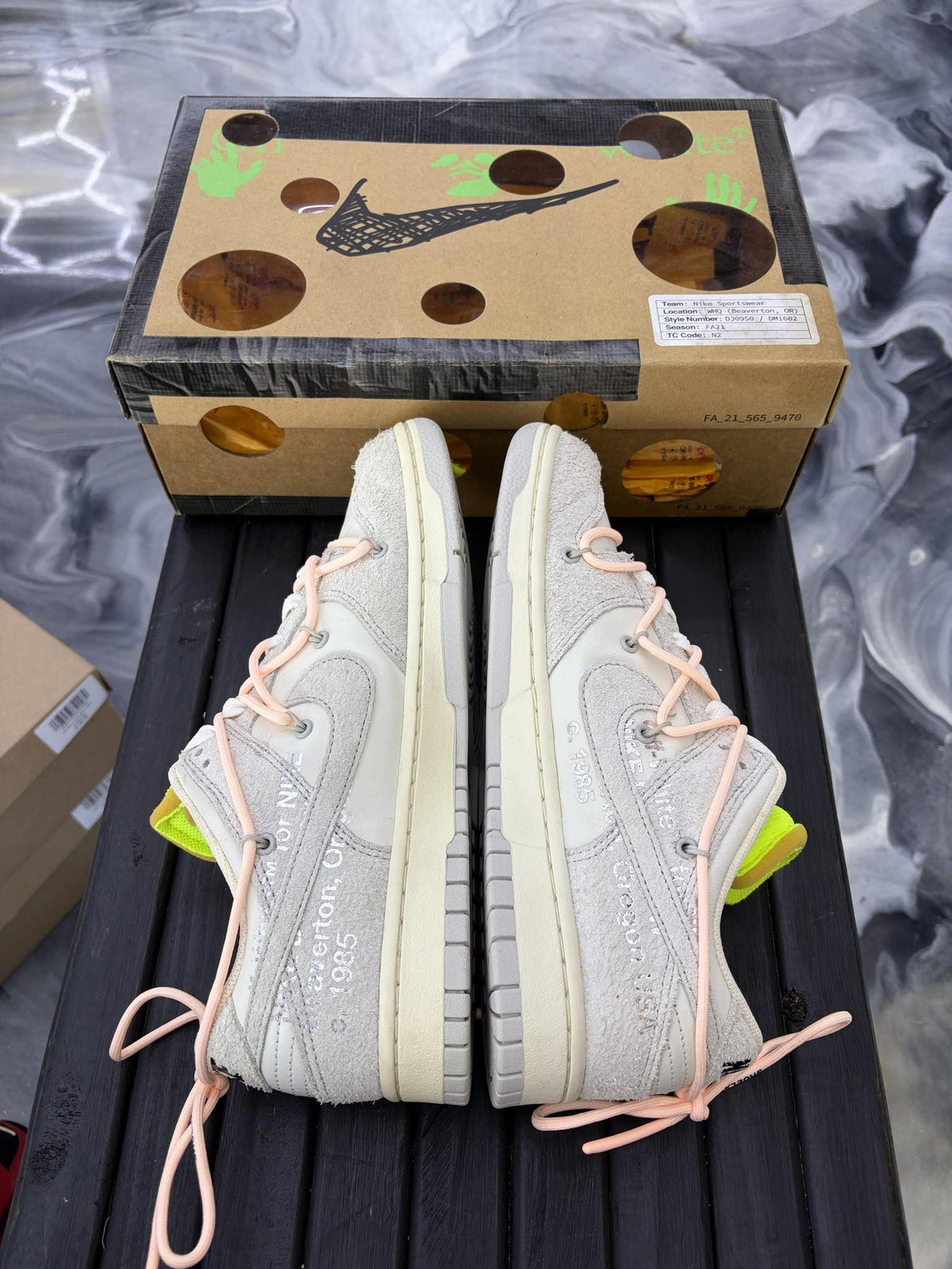 Nike Dunk Low Off White "Lot 12" Used Size 9