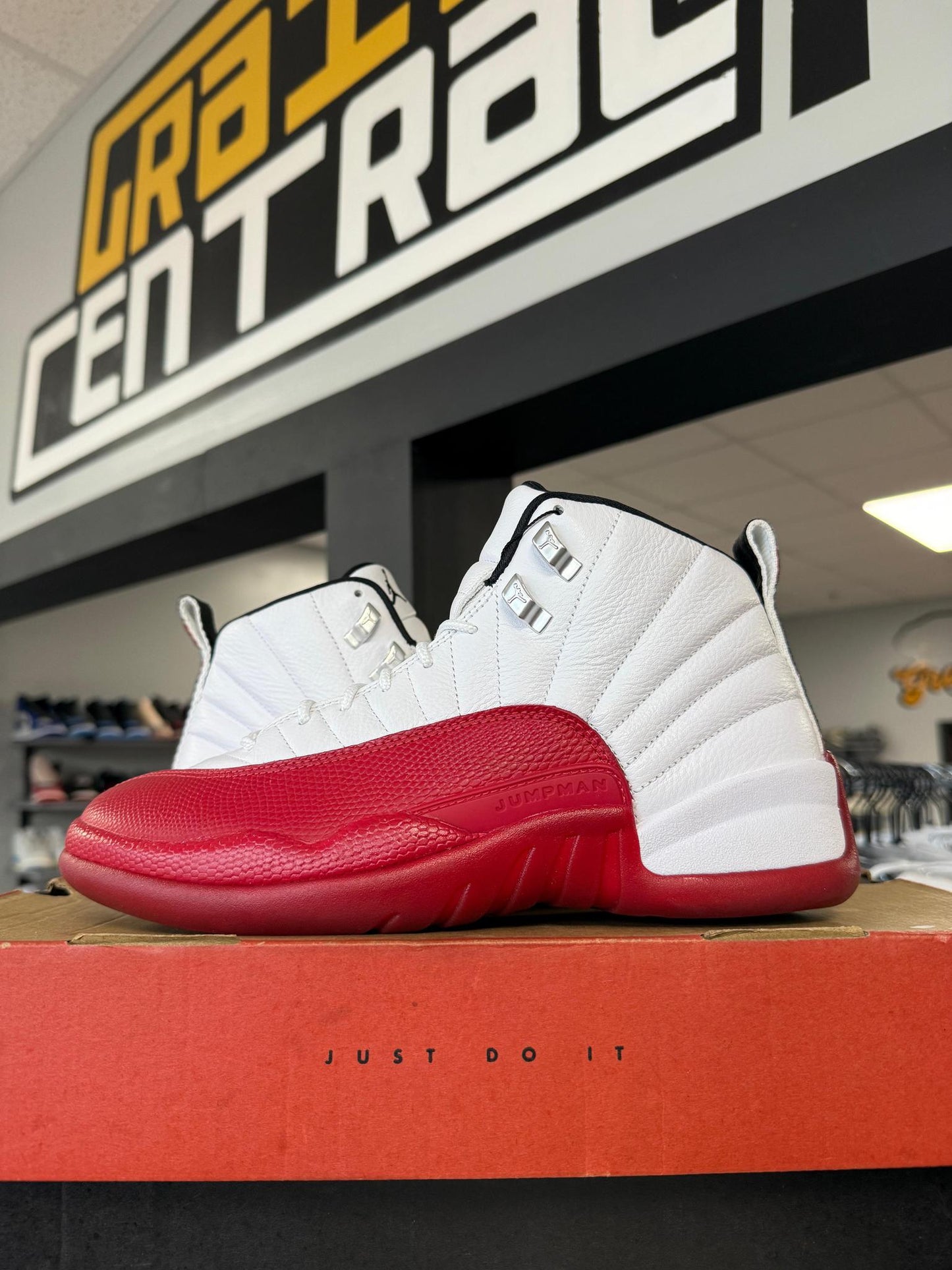 Jordan 12 "Cherry" Used Size 8.5