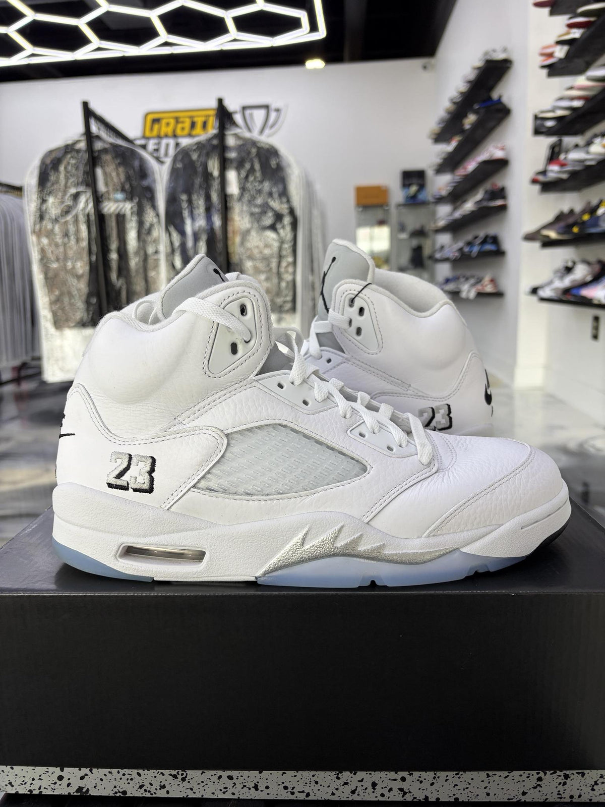 Jordan 5 "White Metallic" Used Size 9.5