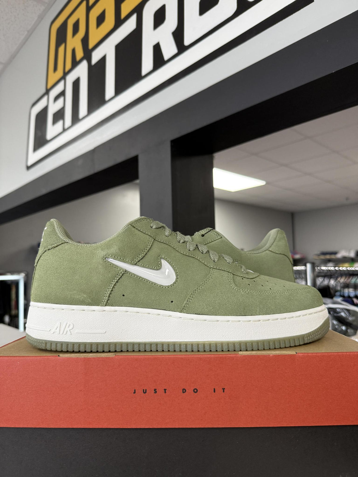 Nike Air Force 1 Low Jewel "Oil" Used Size 11.5