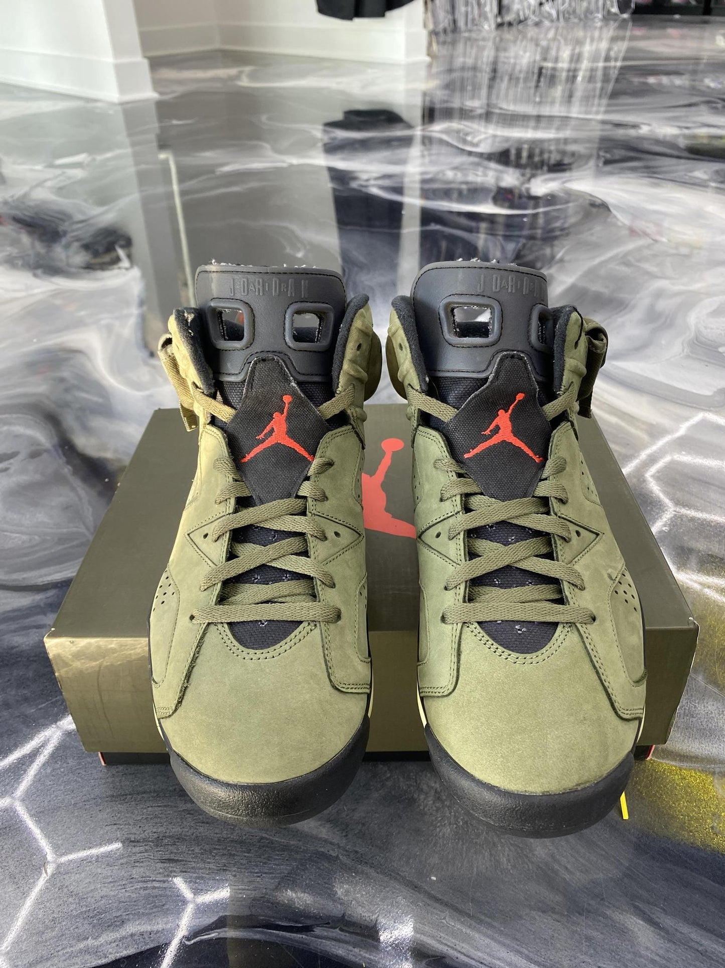 Jordan 6 Travis Scott "Olive" Used Size 10