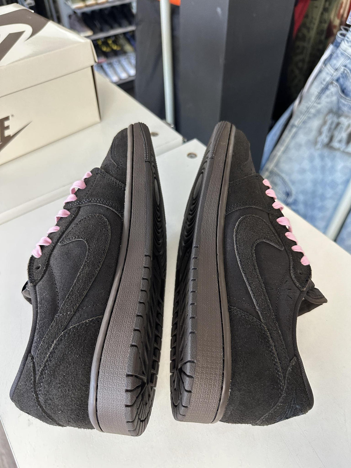 Jordan 1 Low x Travis Scott Velvet Brown Used