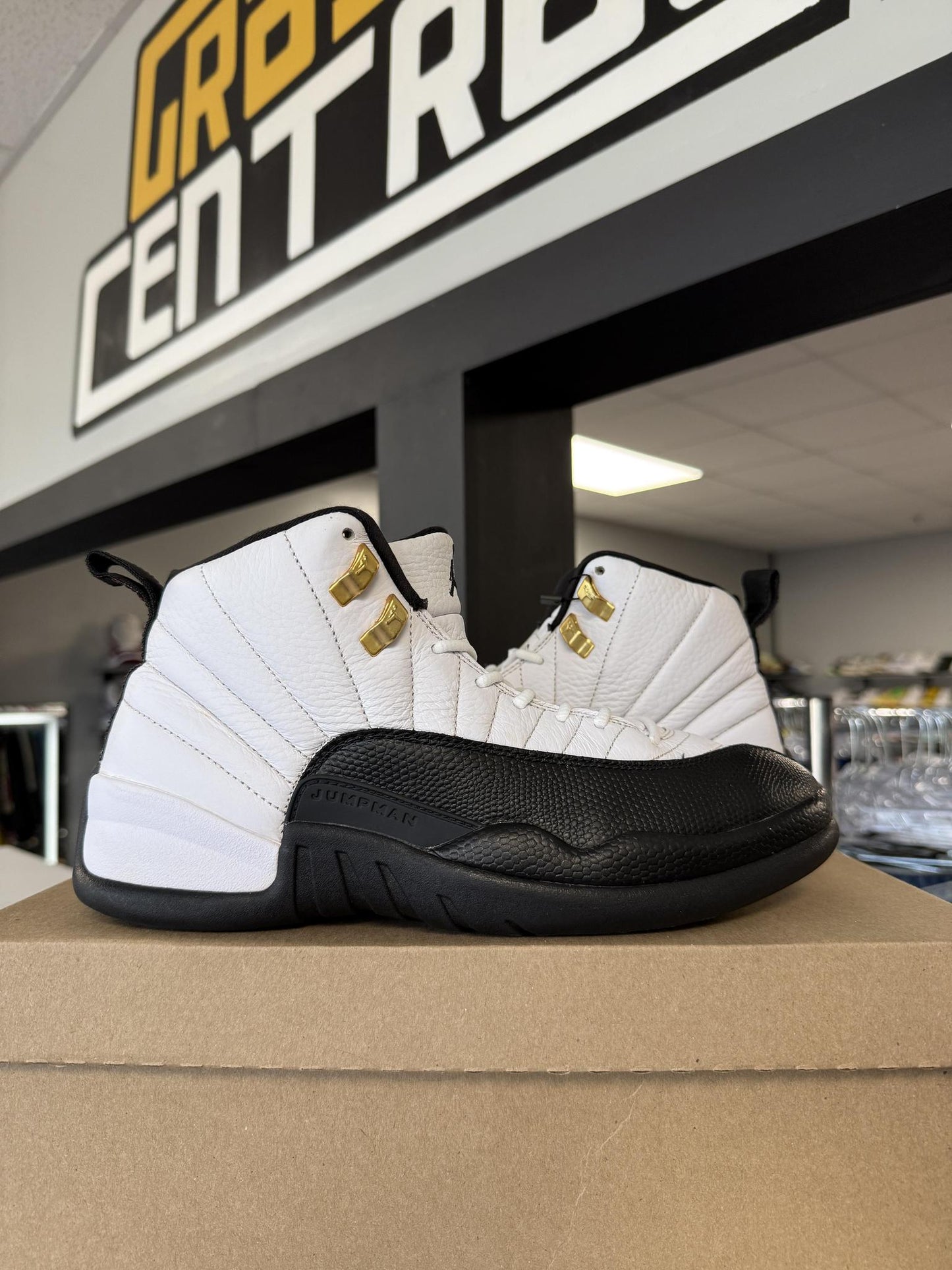 Jordan 12 "Taxi" Used Size 8.5