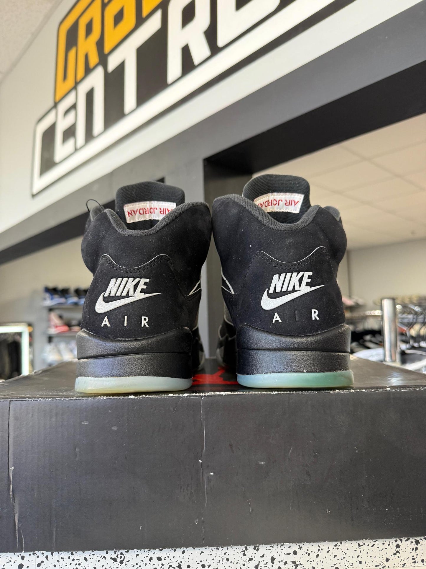 Jordan 5 "Metallic Reimagined" Used Size 10