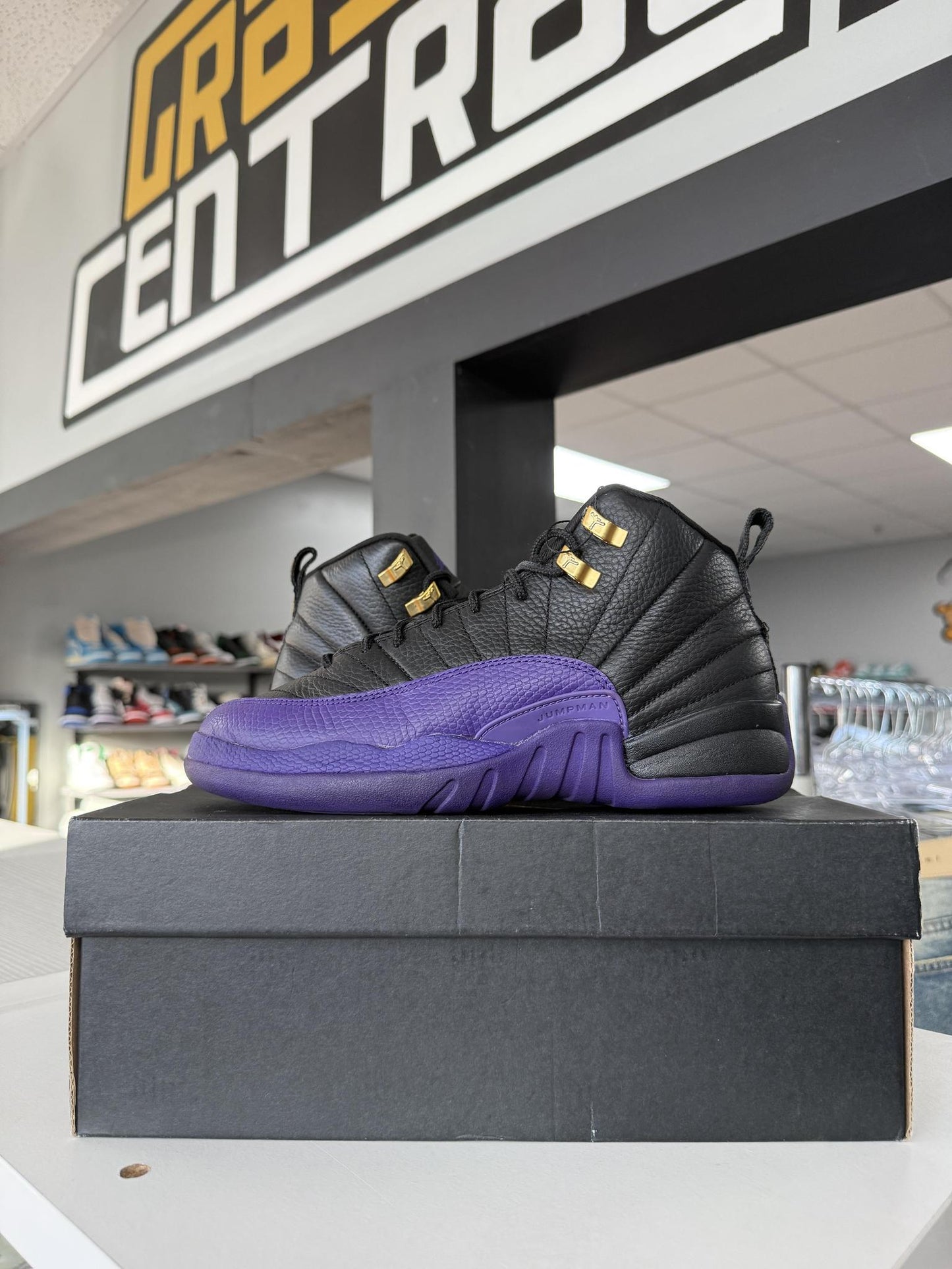 Jordan 12 Field Purple Used Size 6Y/7.5W