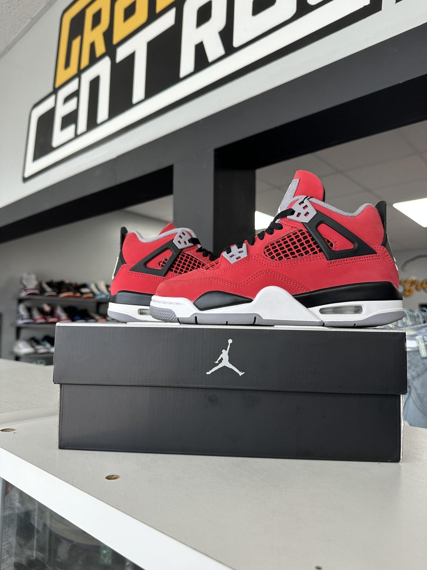 Jordan 4 "Toro" Size 4Y/6.5W