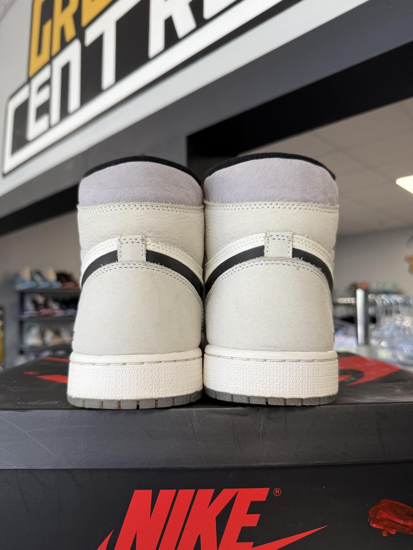 Jordan 1 Goretex "Light Bone" Used Size 10.5
