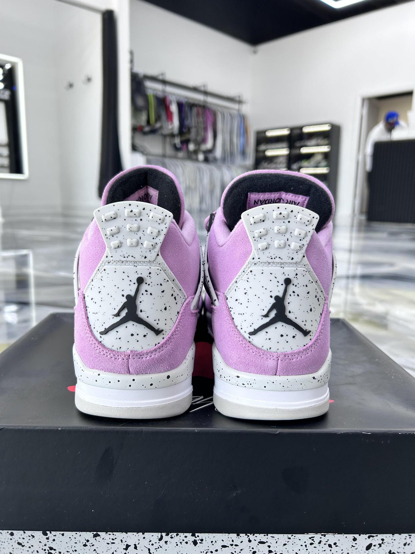 Jordan 4 "Orchid Pink" Used Size 10M/11.5W