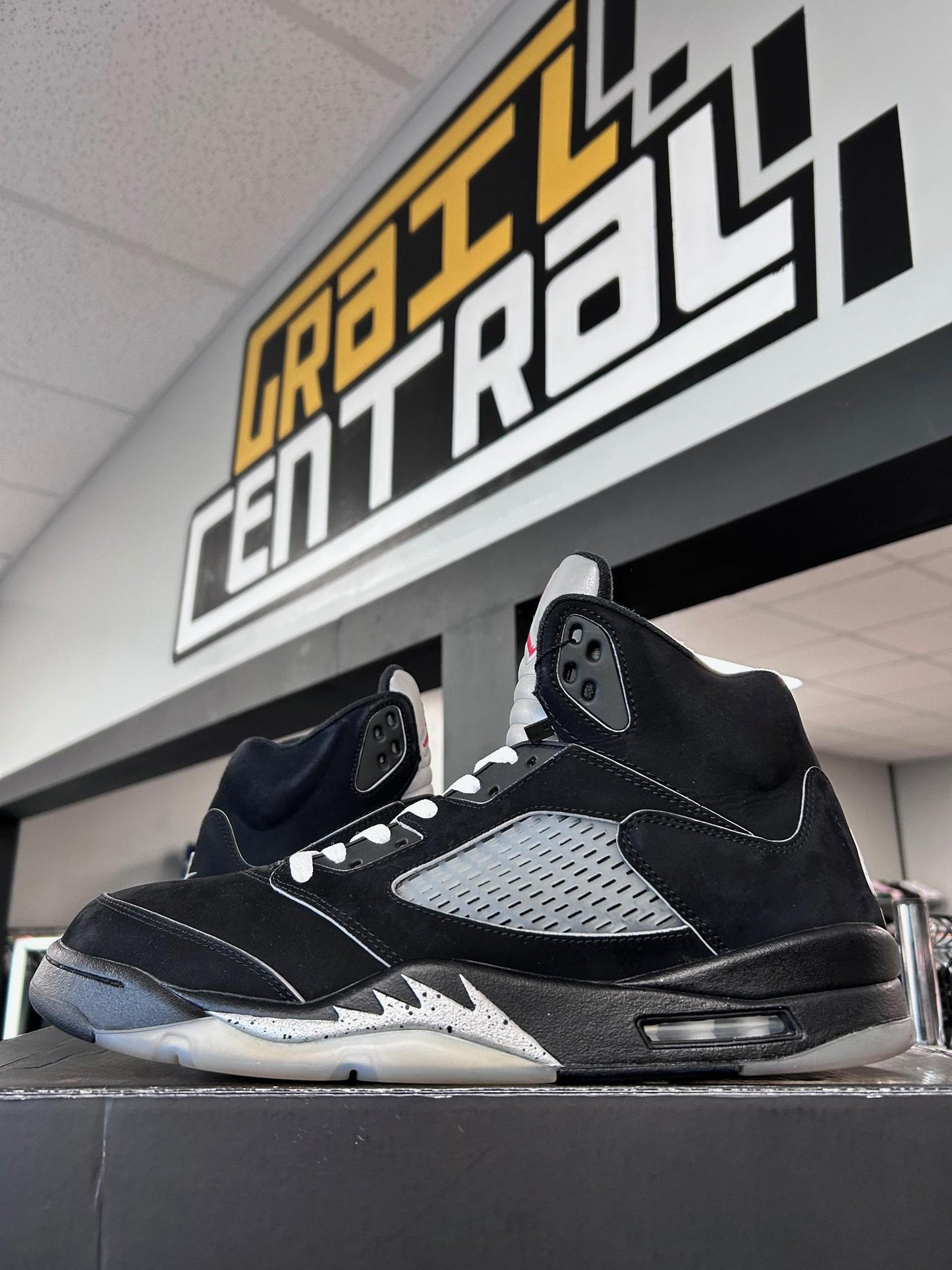 Jordan 5 "Metallic Reimagined" Used Size 14