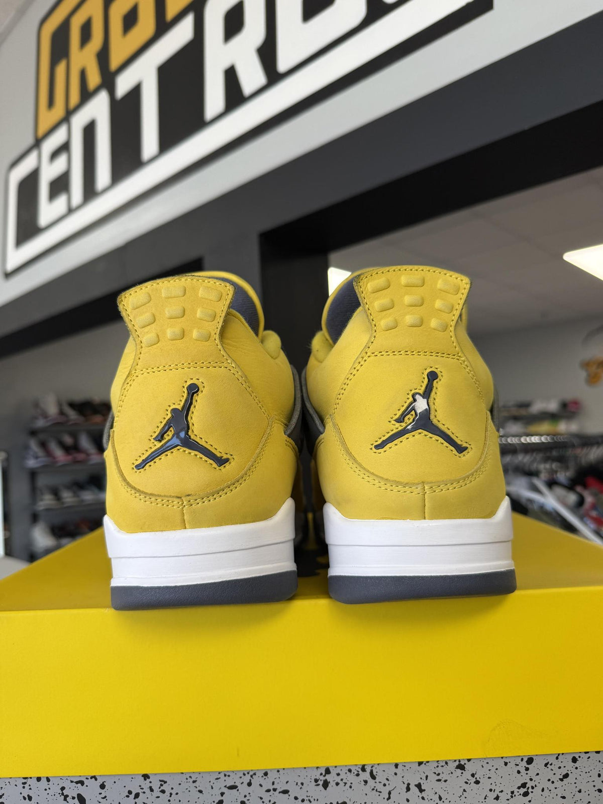 Jordan 4 "Lightning" Used Size 13
