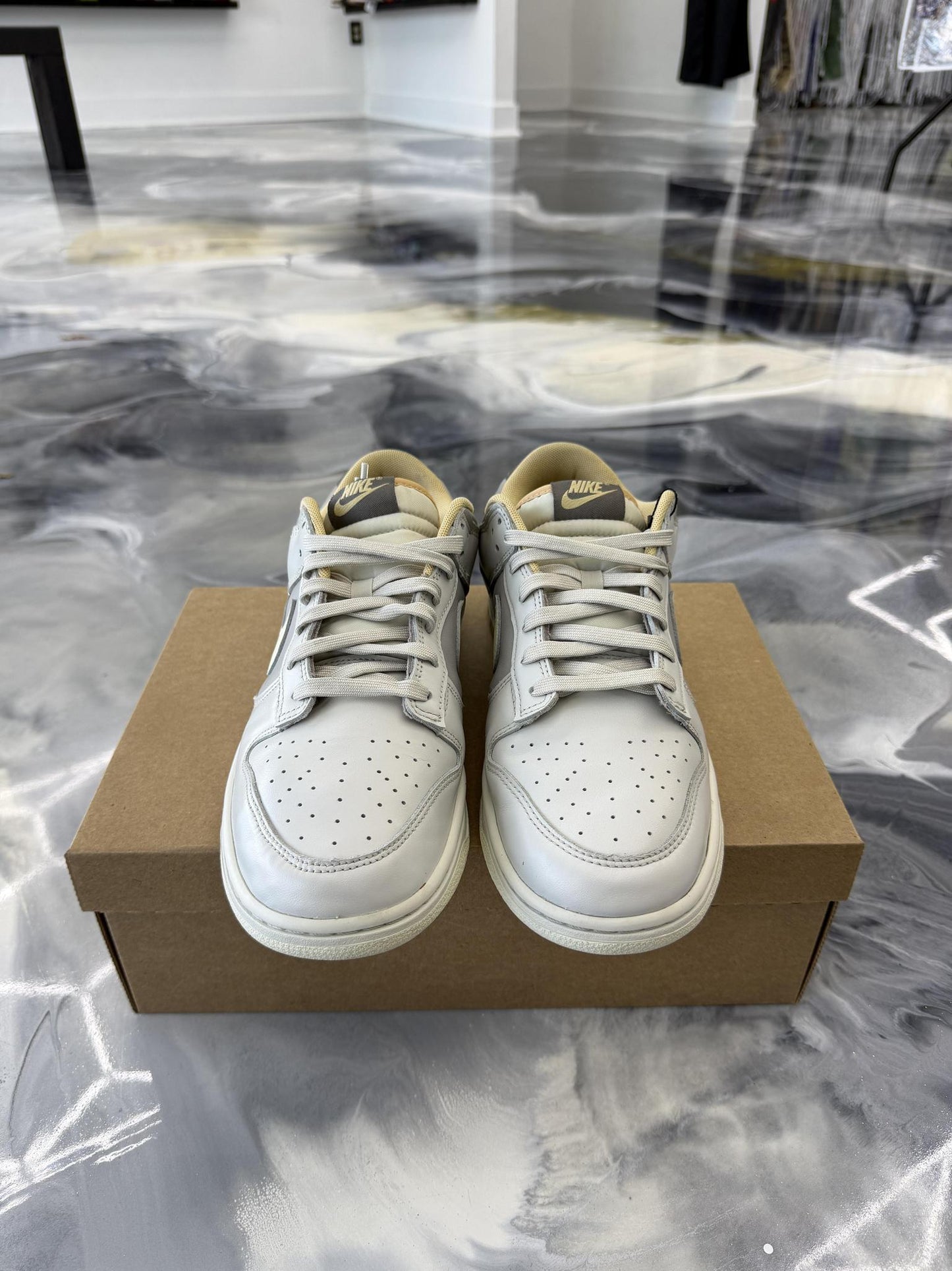 Nike Dunk Low "Light Bone" Used Size 11