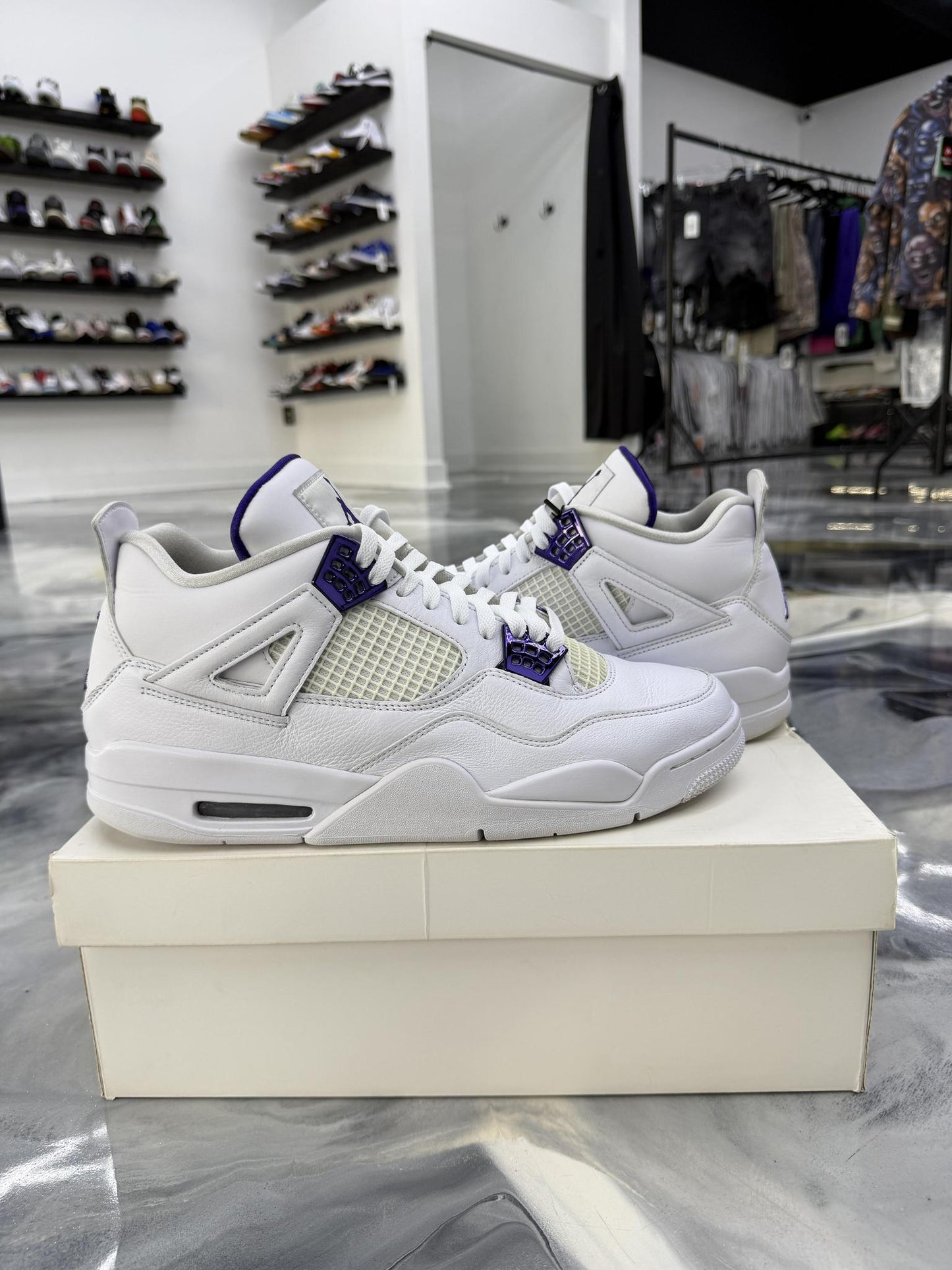 Jordan 4 "Metallic Purple" Used Size 13