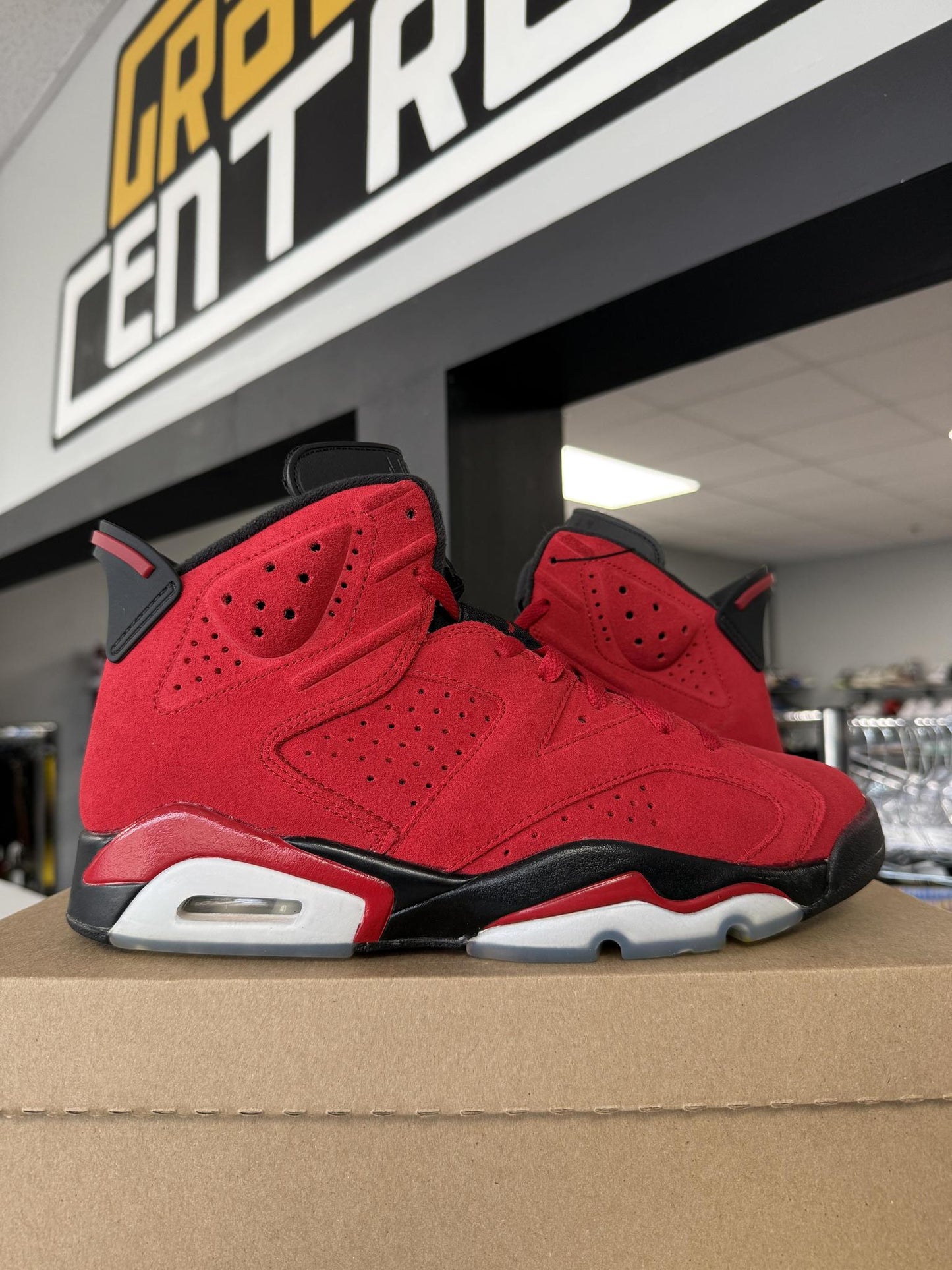 Jordan 6 "Toro" Used Size 9.5