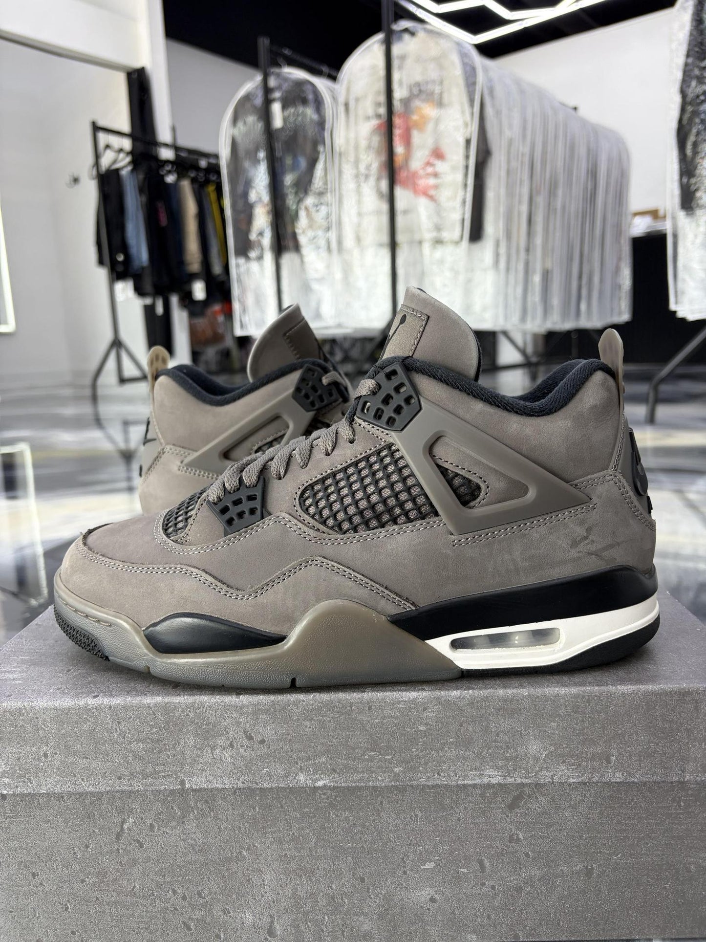 Jordan 4 "Cave Stone" Used Size 10