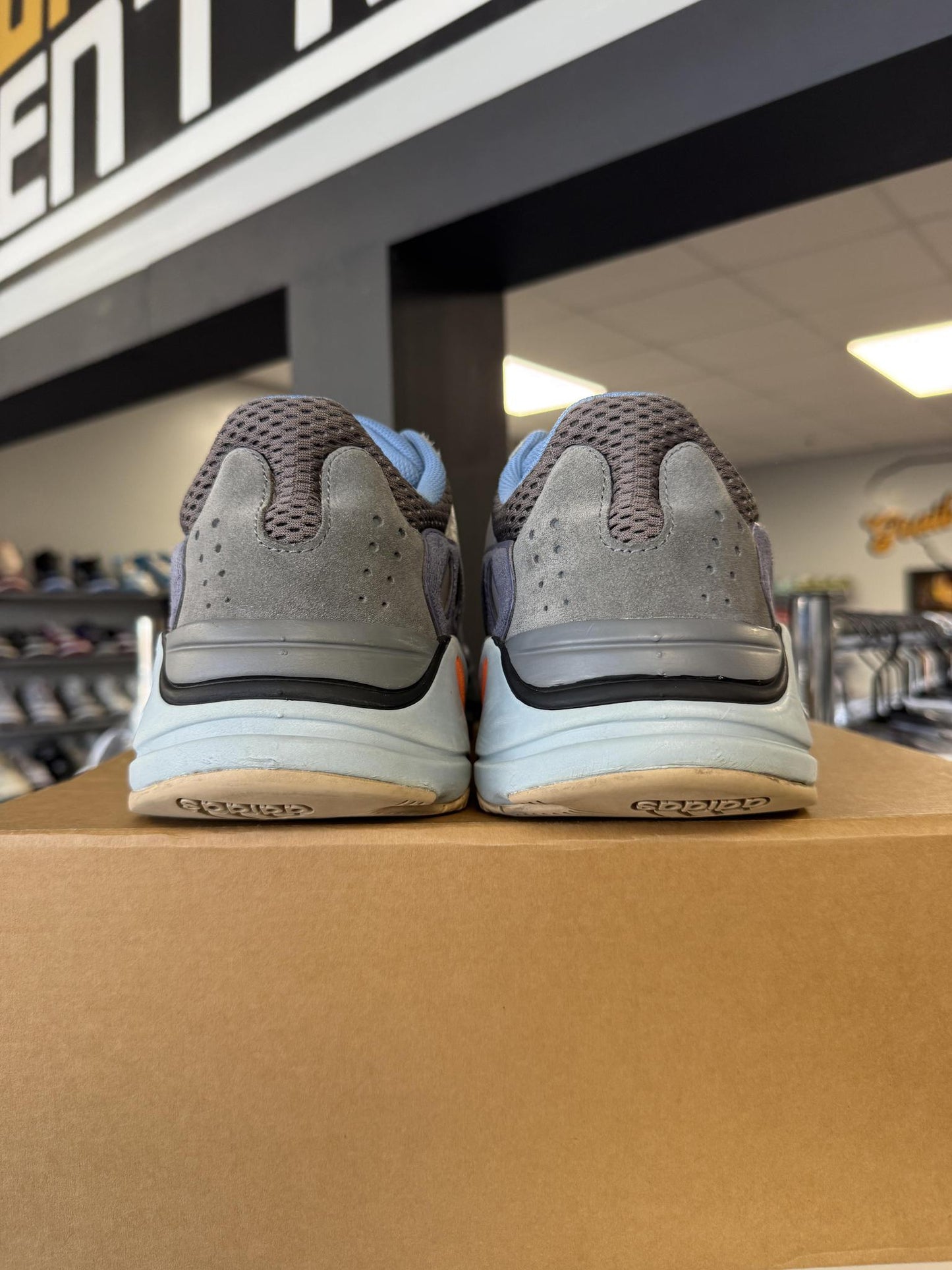 Yeezy 700 "Carbon" Used Size 12