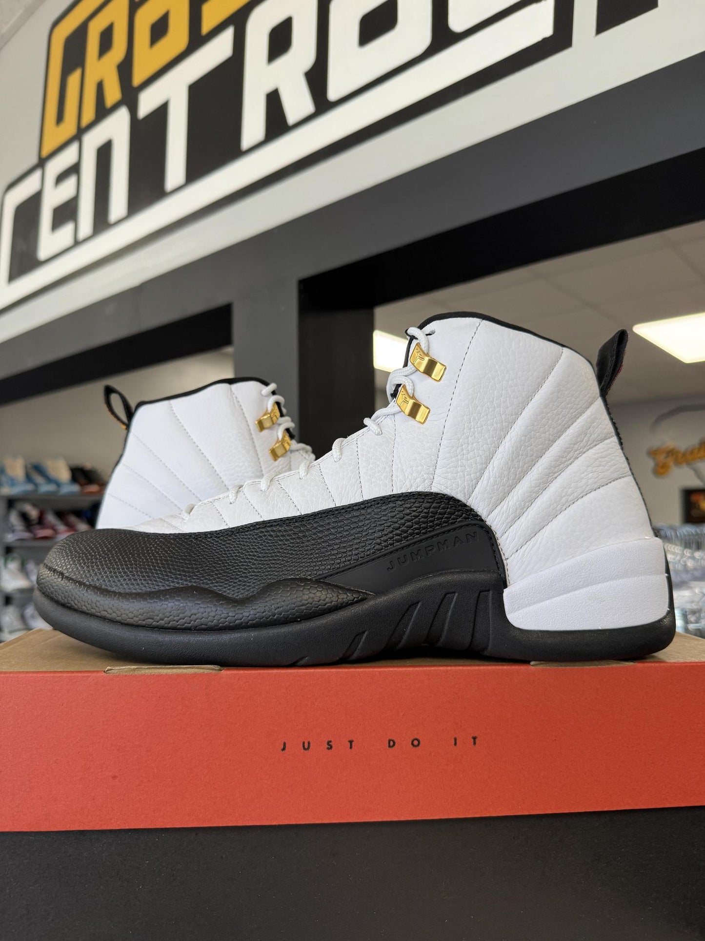 Jordan 12 "Taxi" Used Size 13