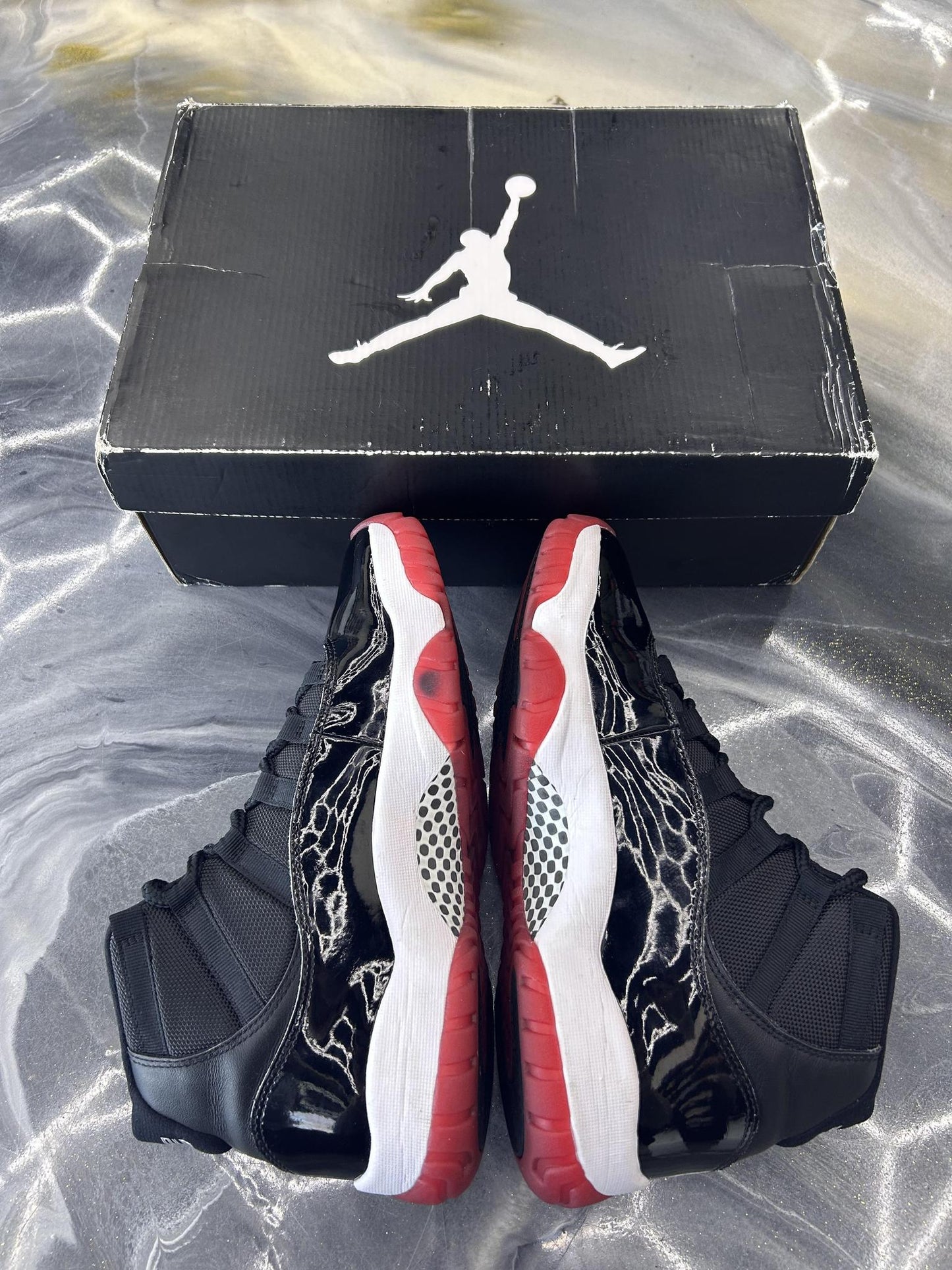 Jordan 11 "Bred" Used Size 9