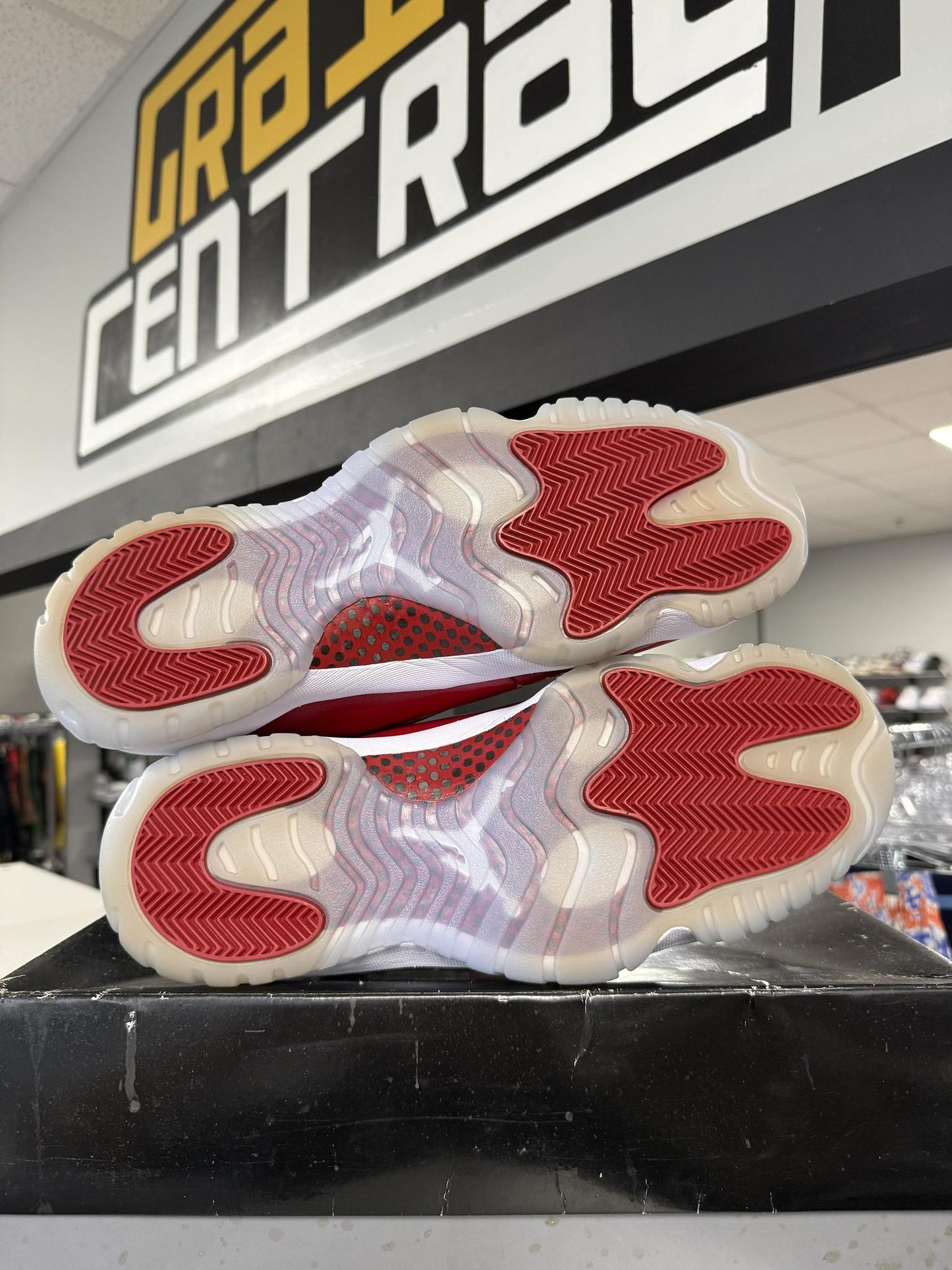 Jordan 11 "Cherry" Used Size 13
