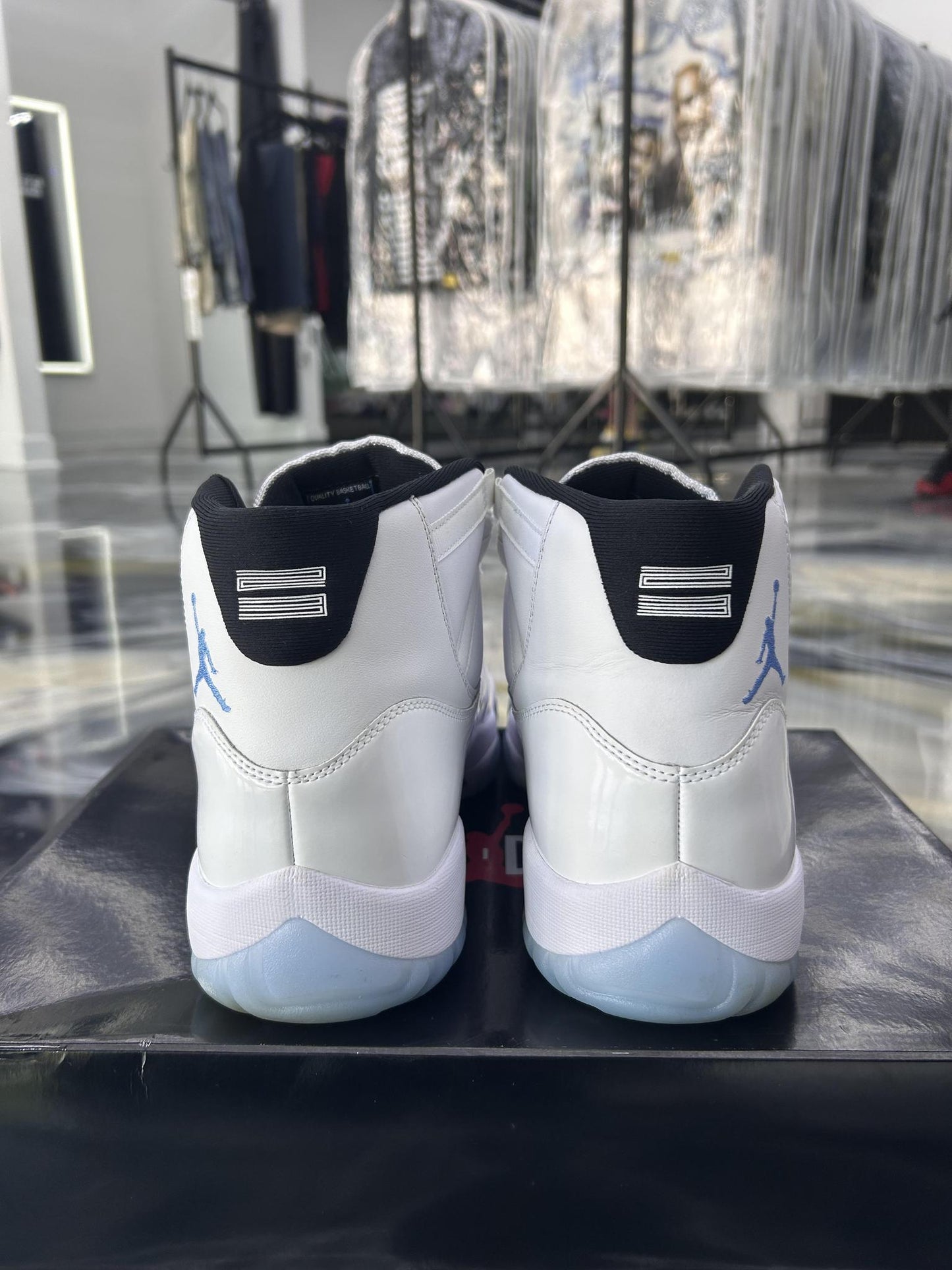 Jordan 11 "Legend Blue" Used Size 12