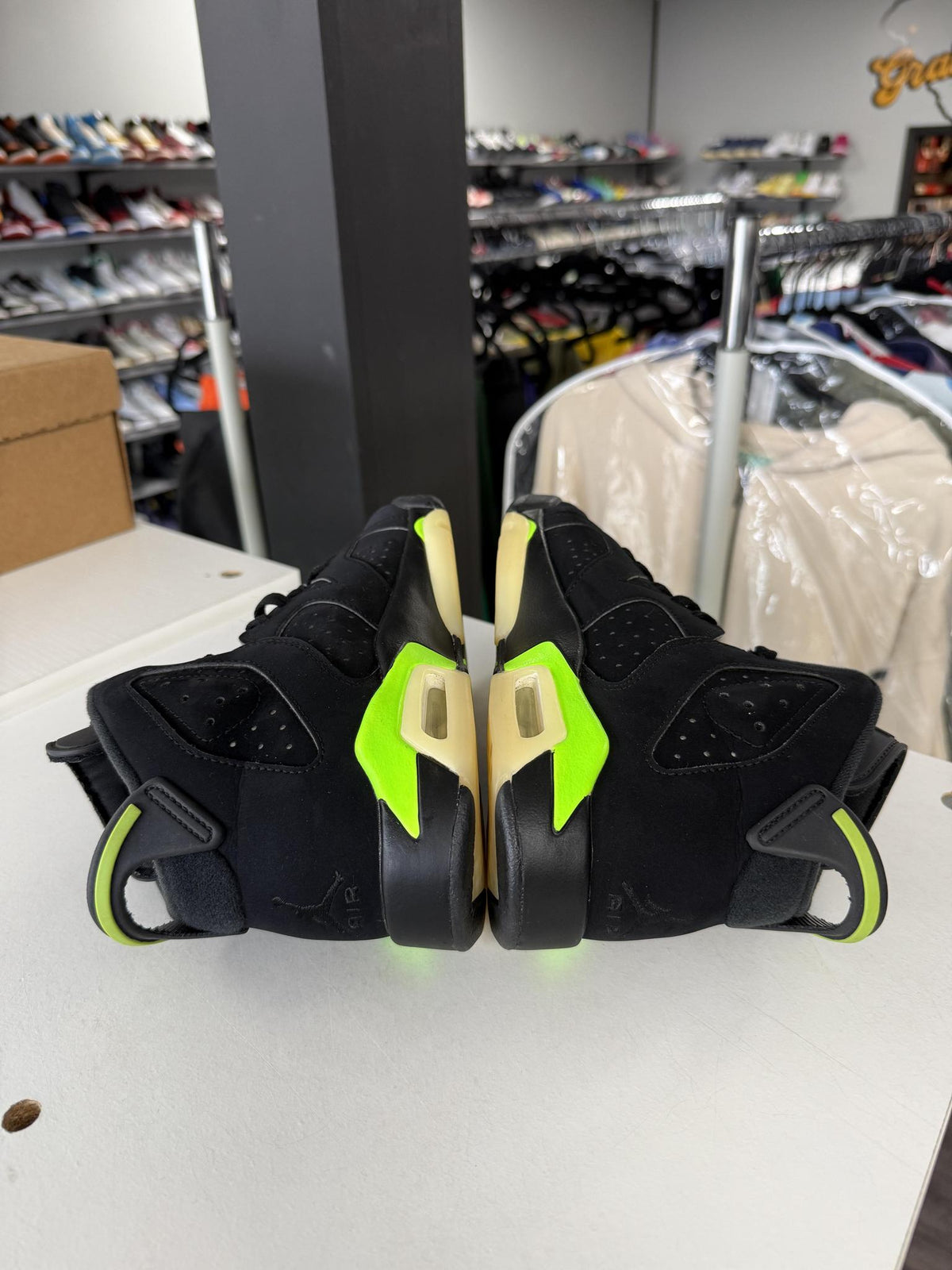 Jordan 6 "Electric Green" Used Size 5.5Y/7W
