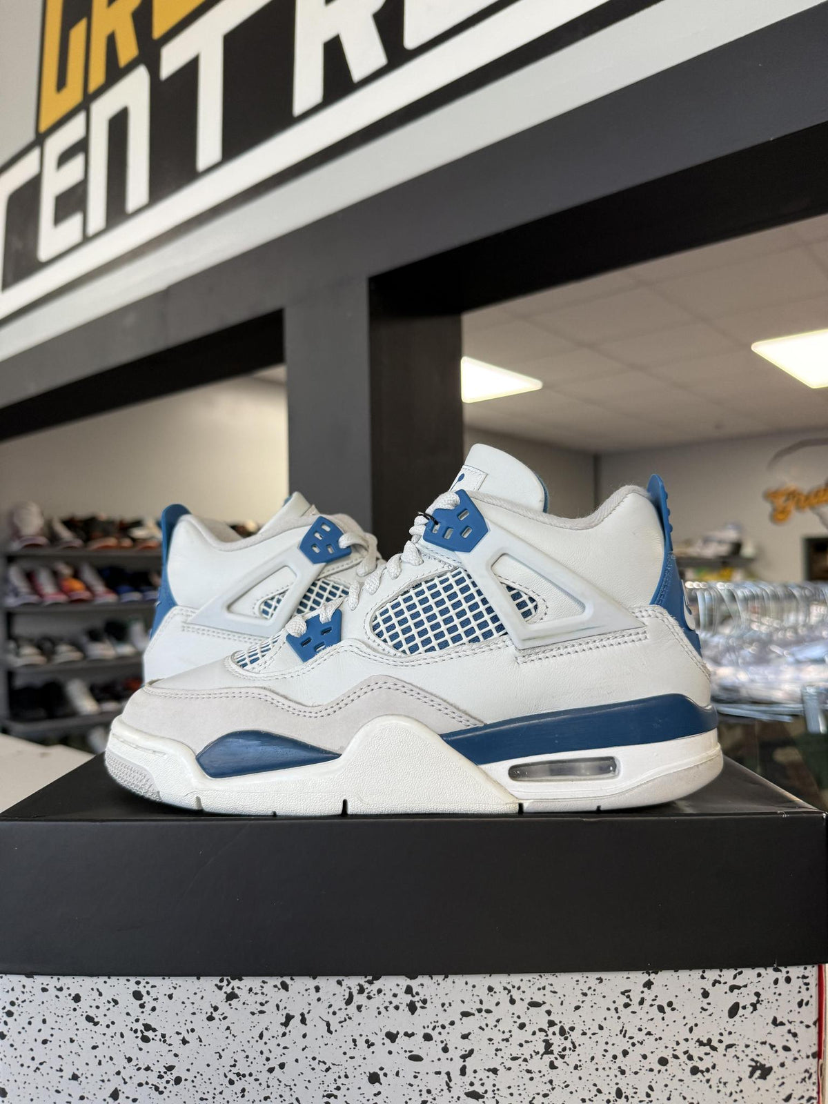 Jordan 4 "Military Blue" Used Size 5Y/6.5W