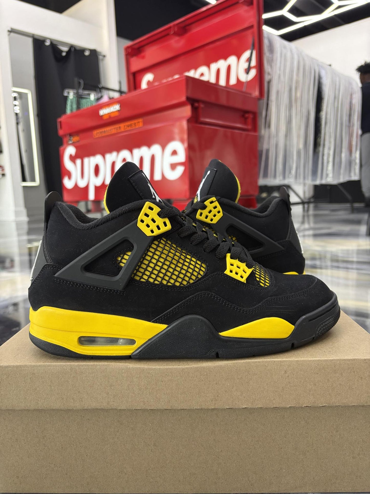 Jordan 4 "Thunder" Used Size 10