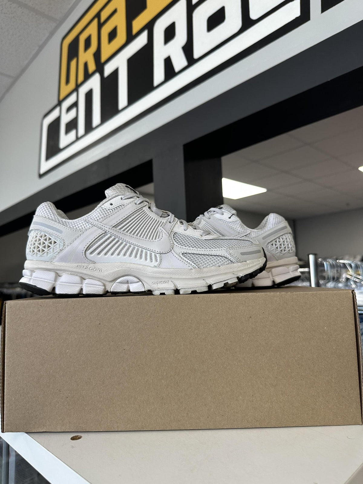Nike Vomero 5 Grey Used