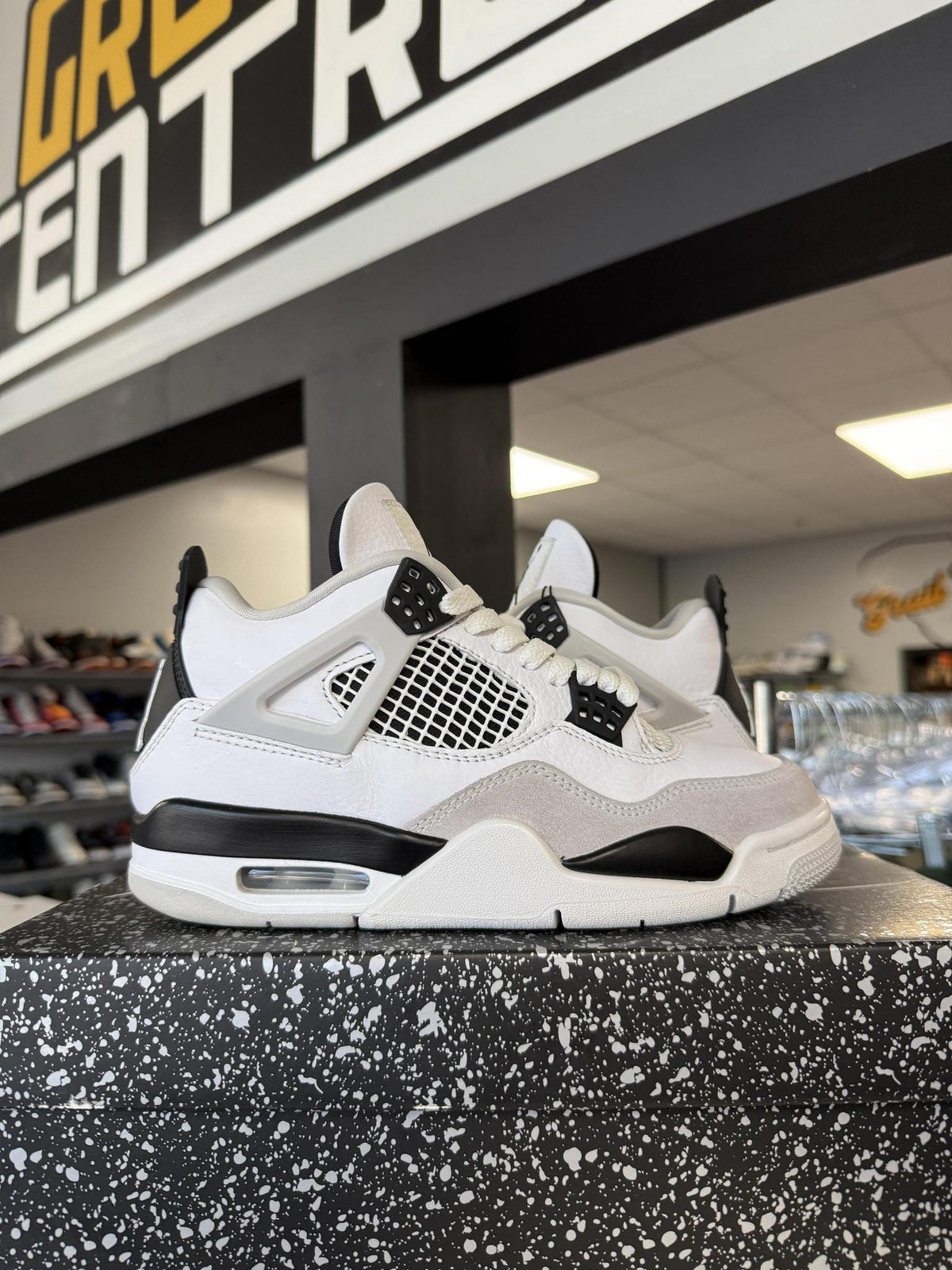 Jordan 4 "Military Black" Used Size 4Y/5.5W