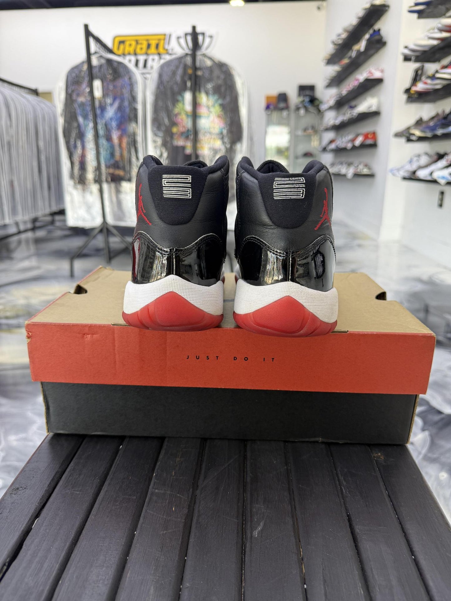 Jordan 11 "Bred" Used Size 7Y/8.5W