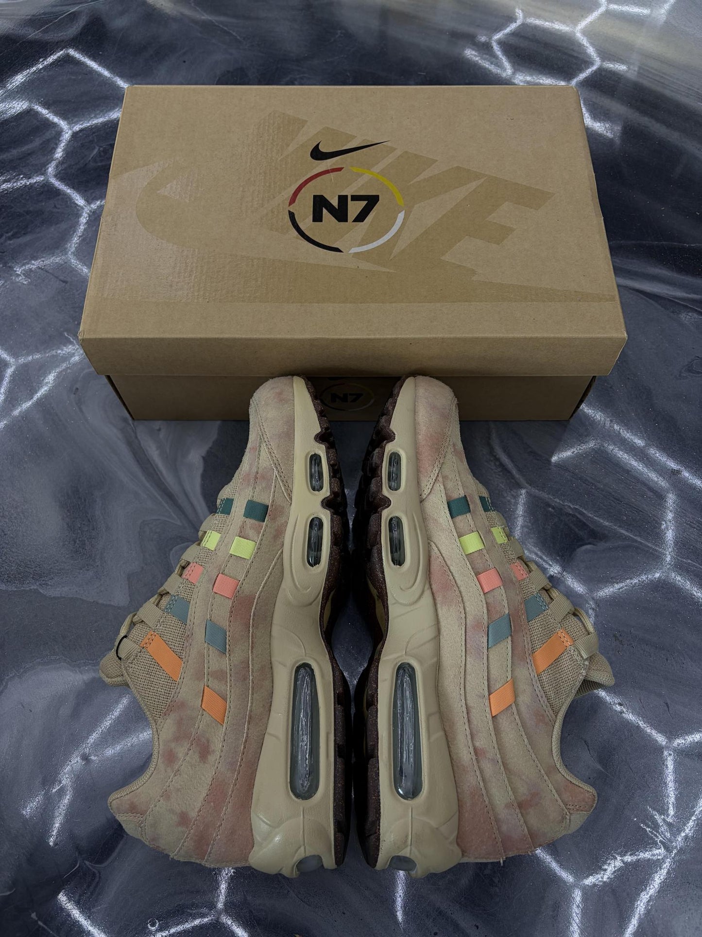 Nike Air Max 95 "N7 Fossil Rose" Used Size 9.5