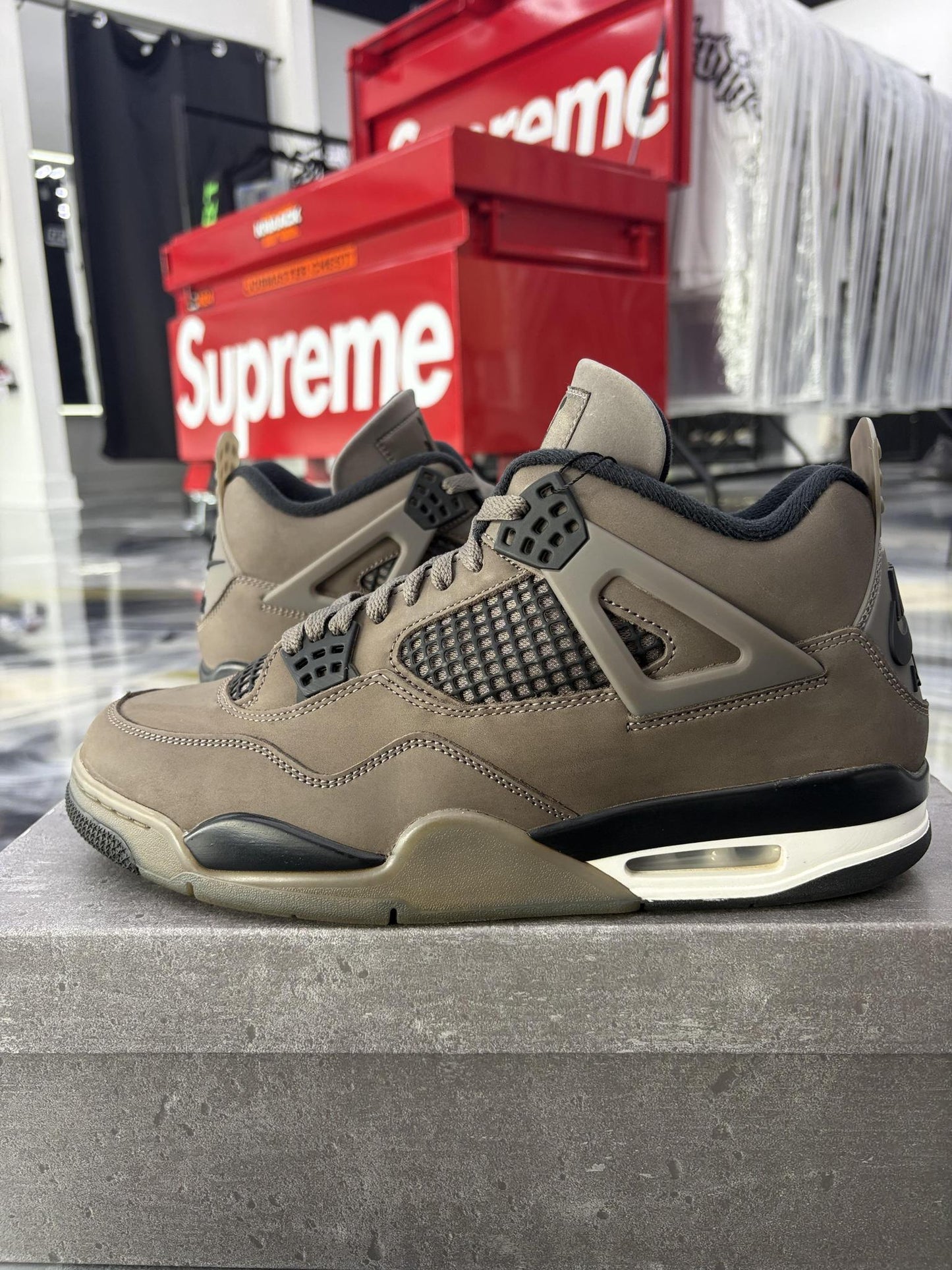 Jordan 4 "Cavestone" Used Size 11.5
