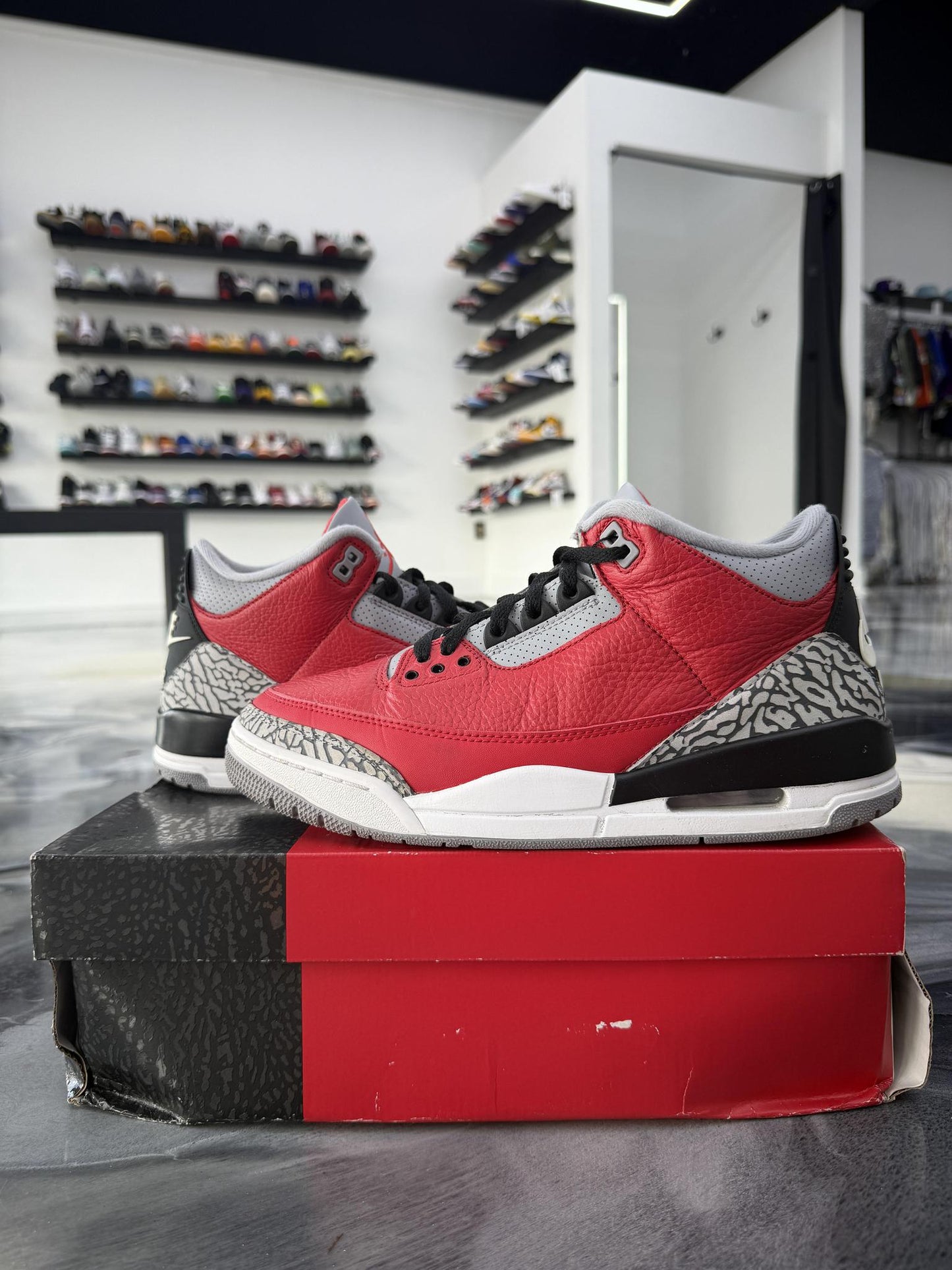 Jordan 3 "Unite" Used Size 9.5