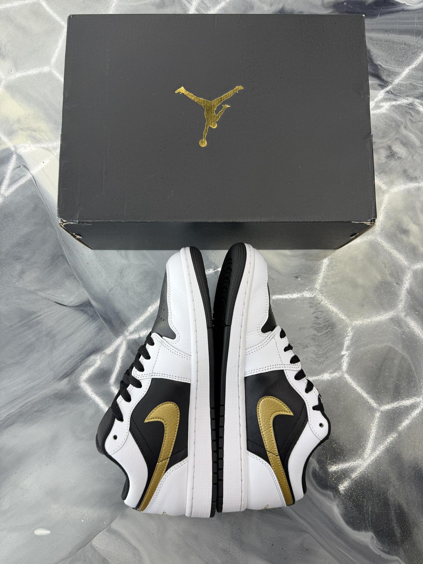 Jordan 1 Low "Black White Gold" Used Size 9