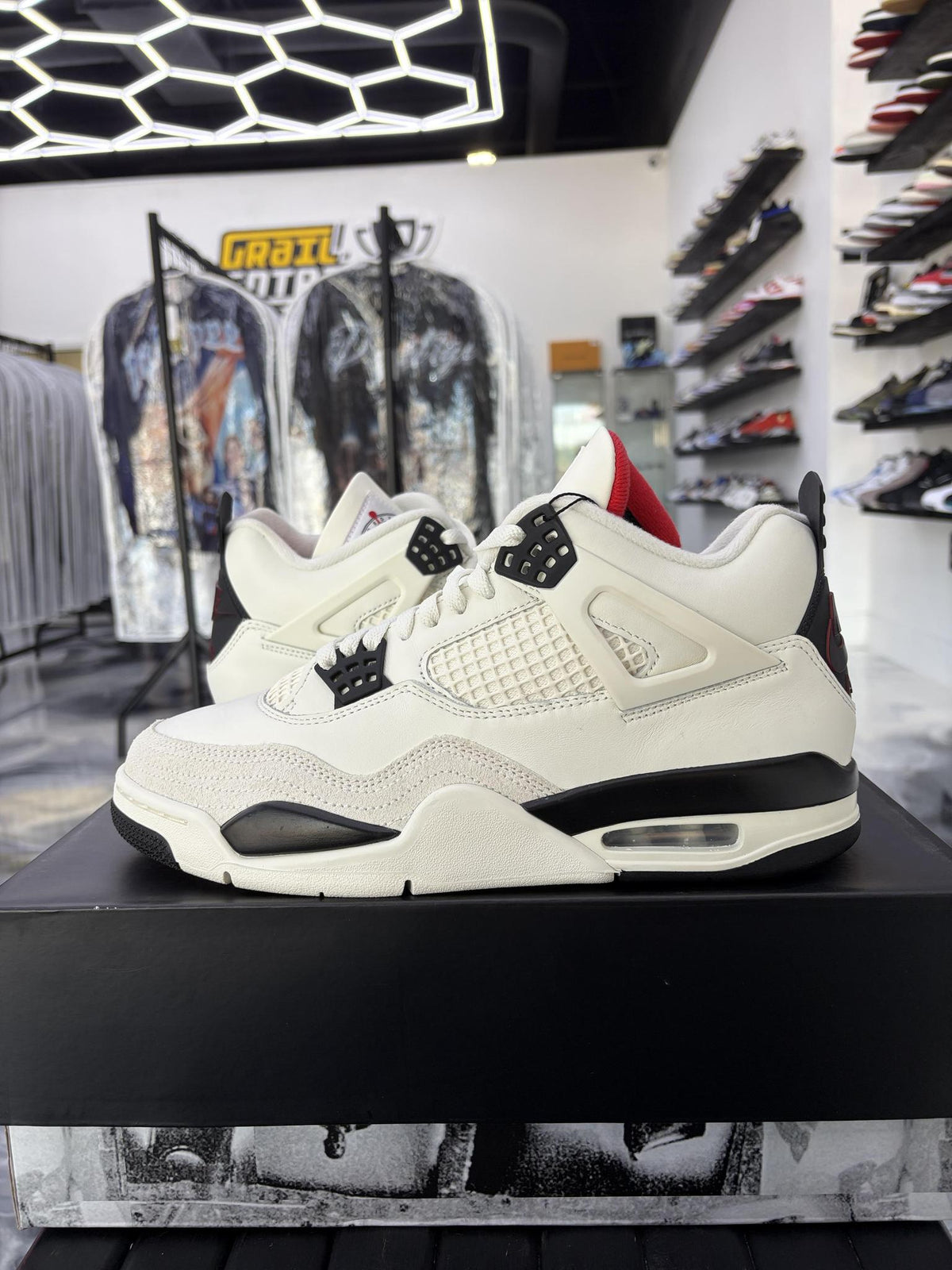 Jordan 4 "Flight Club" Used Size 10