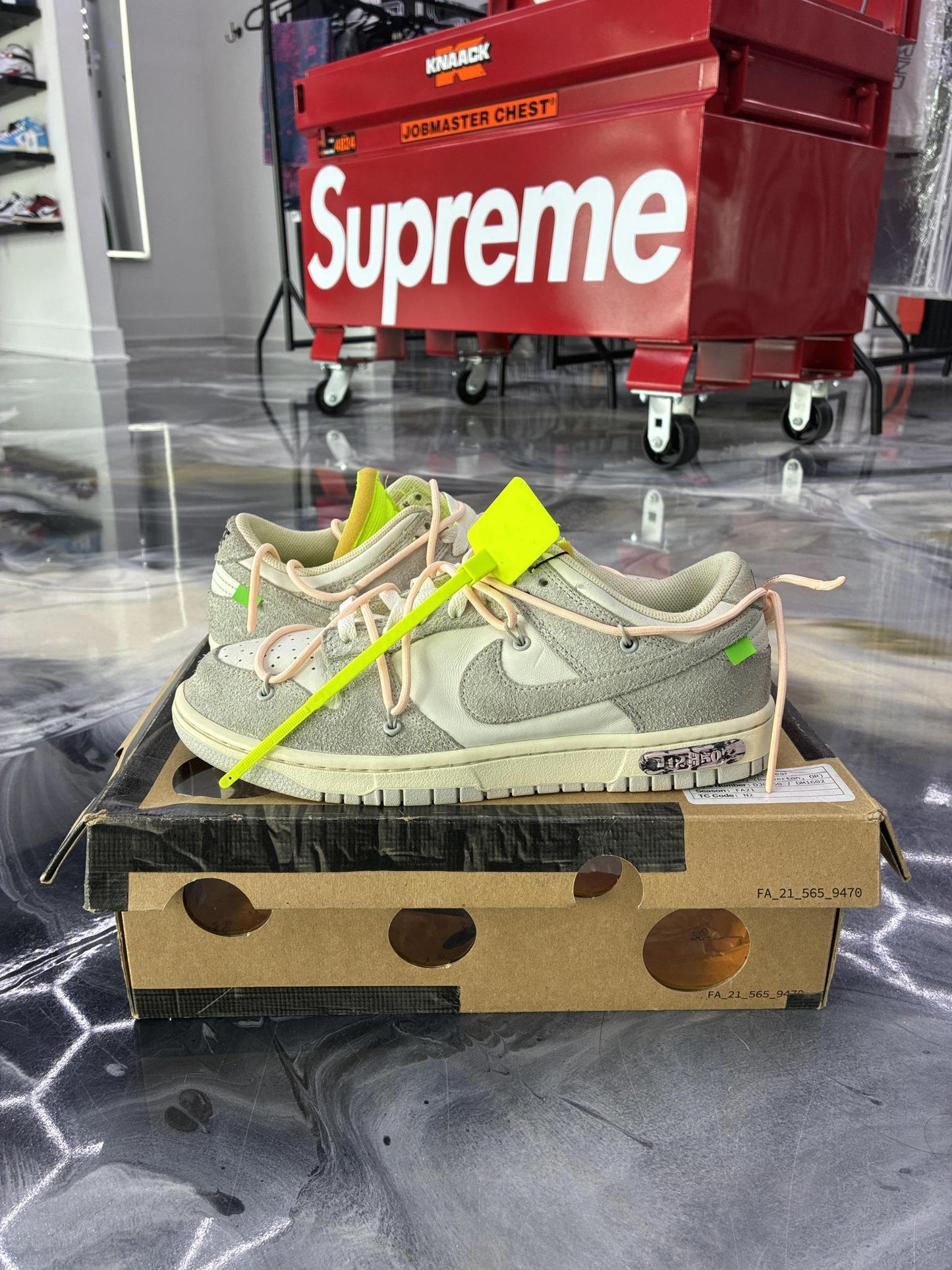 Nike Dunk Low X "Off White Lot 12" Used Size 9